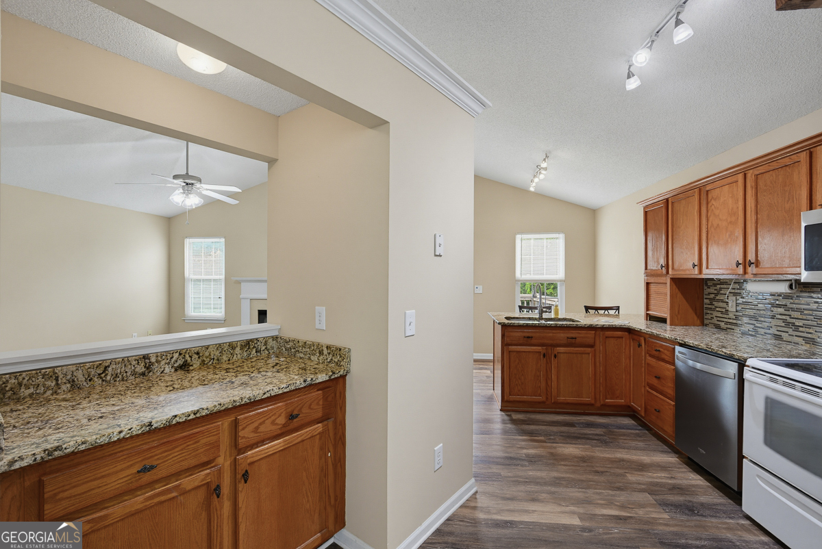 168 Oakview Drive Property Photo 14
