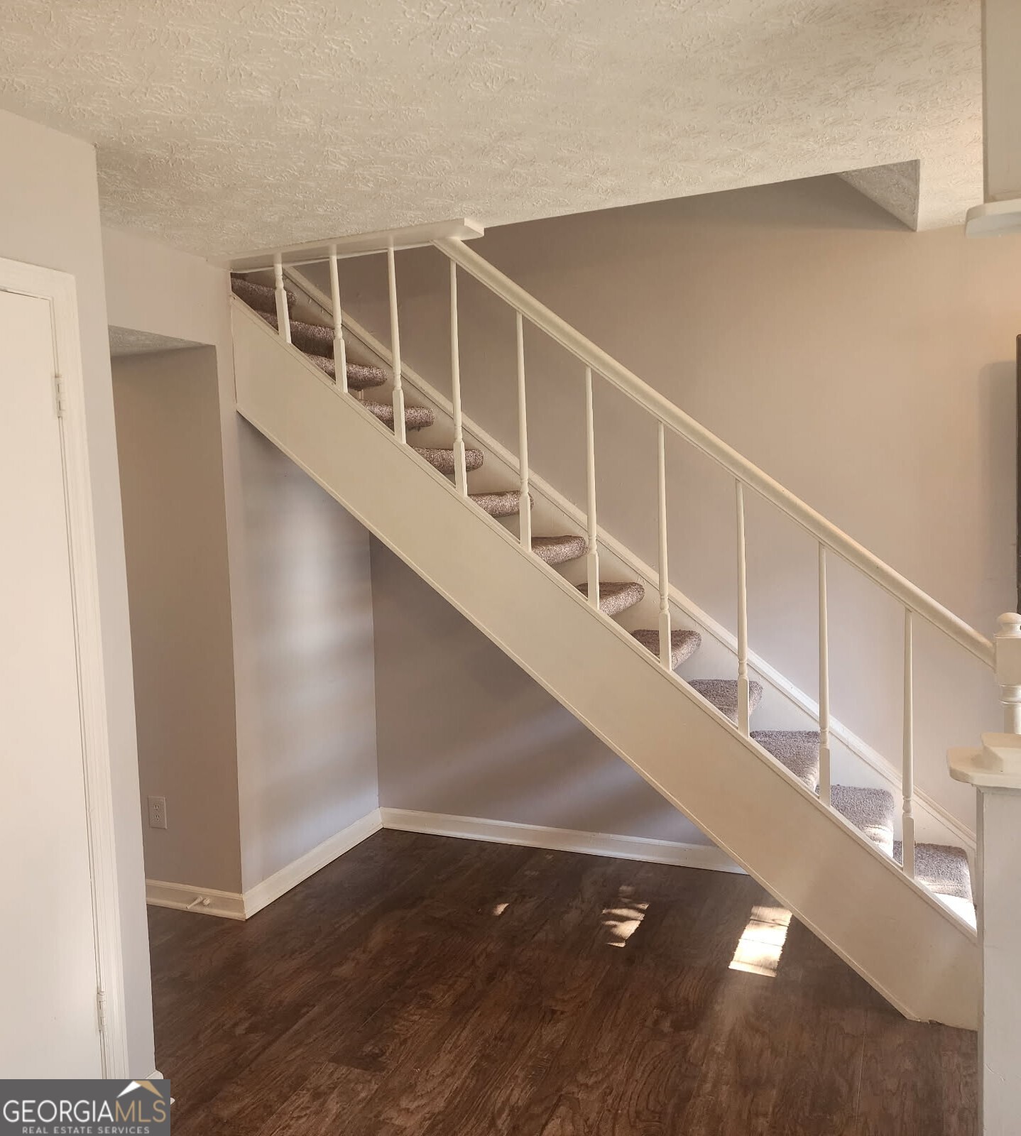 6572 Sleepy Hollow Lane Property Photo 4