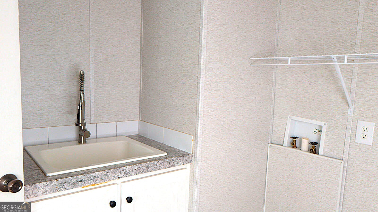 9245 Us Highway 80 W Property Photo 4