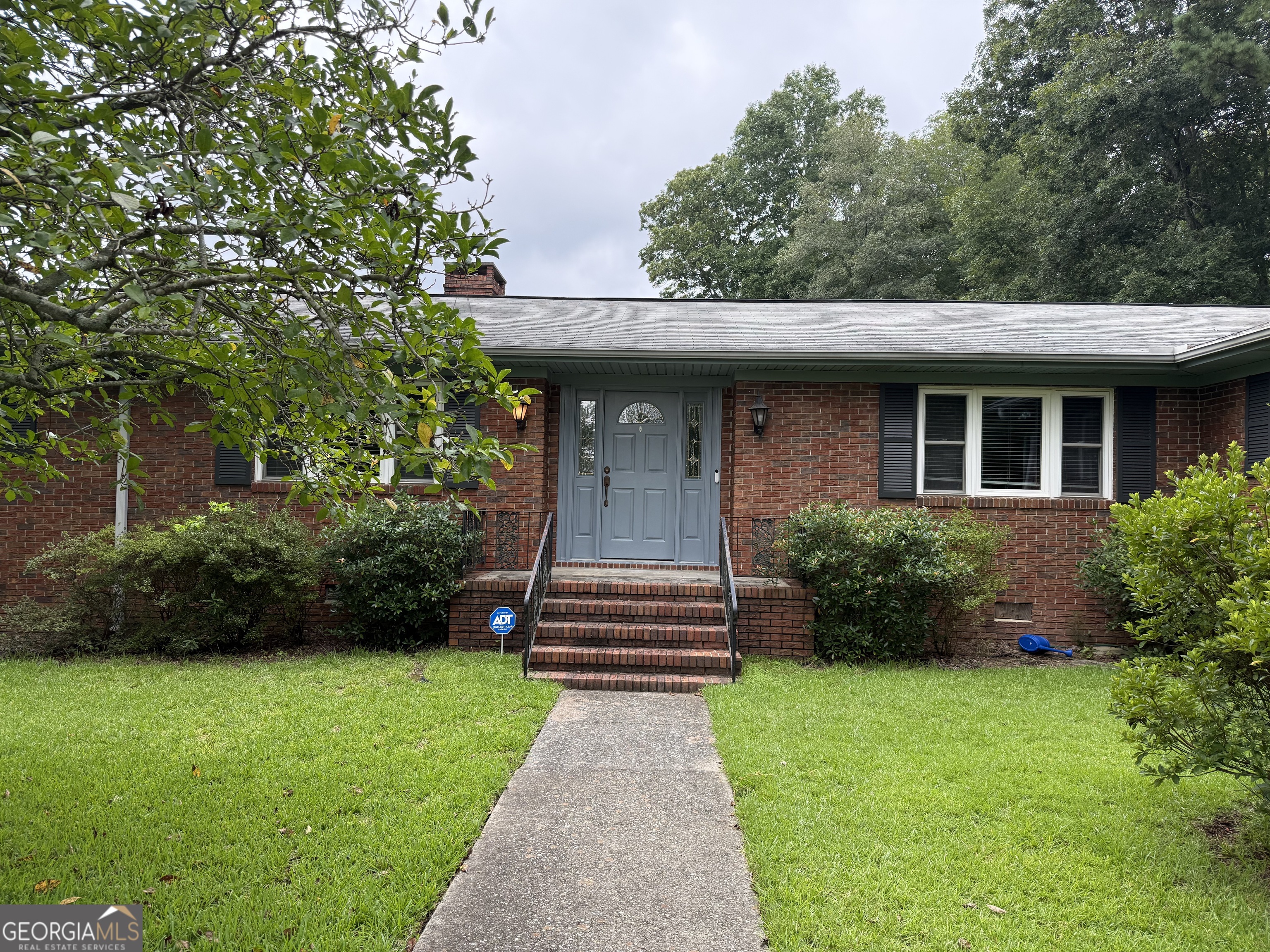 1406 Maplewood Drive Property Photo 1