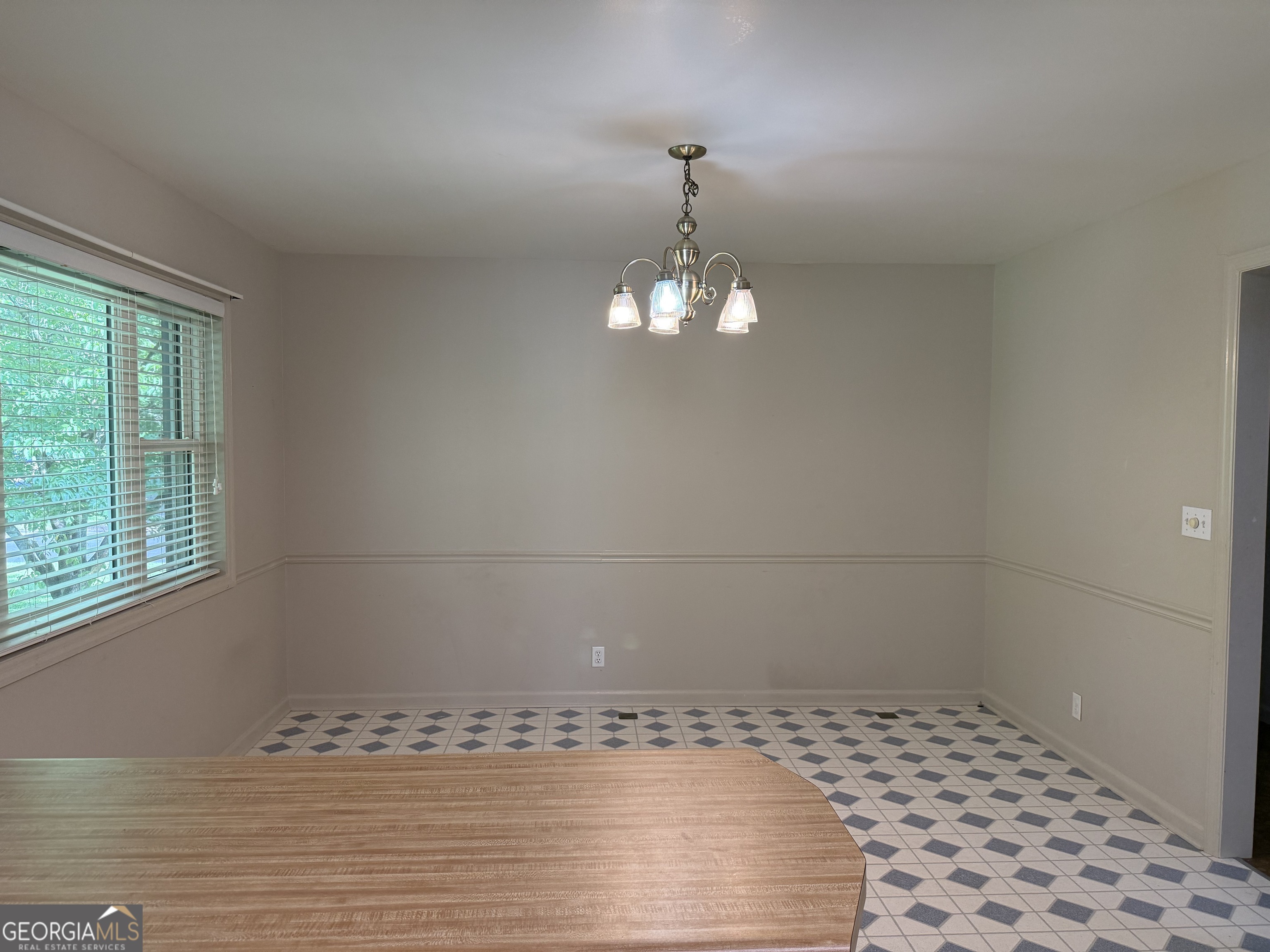 1406 Maplewood Drive Property Photo 6