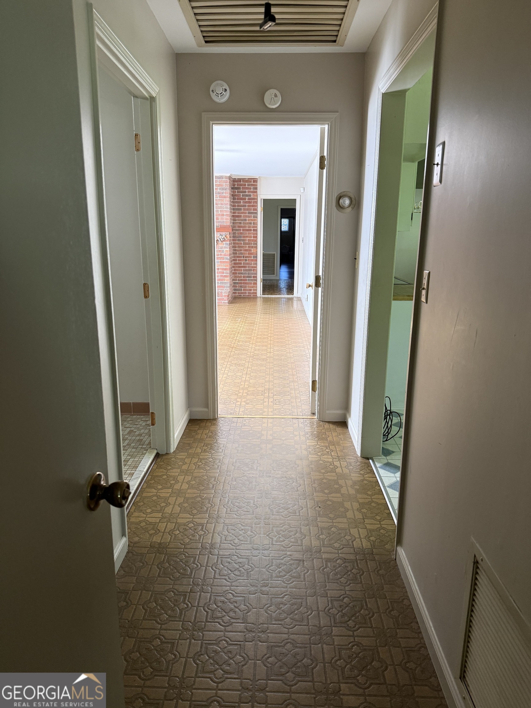 1406 Maplewood Drive Property Photo 11