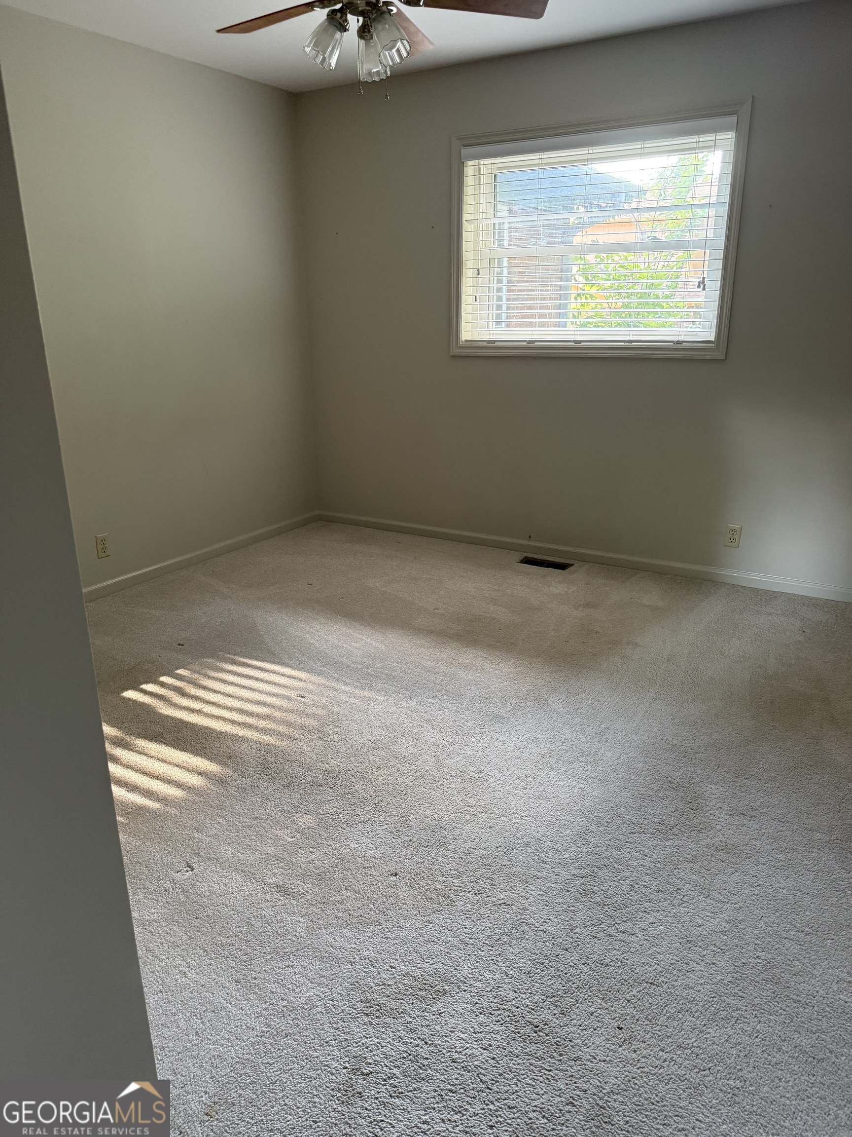 1406 Maplewood Drive Property Photo 17
