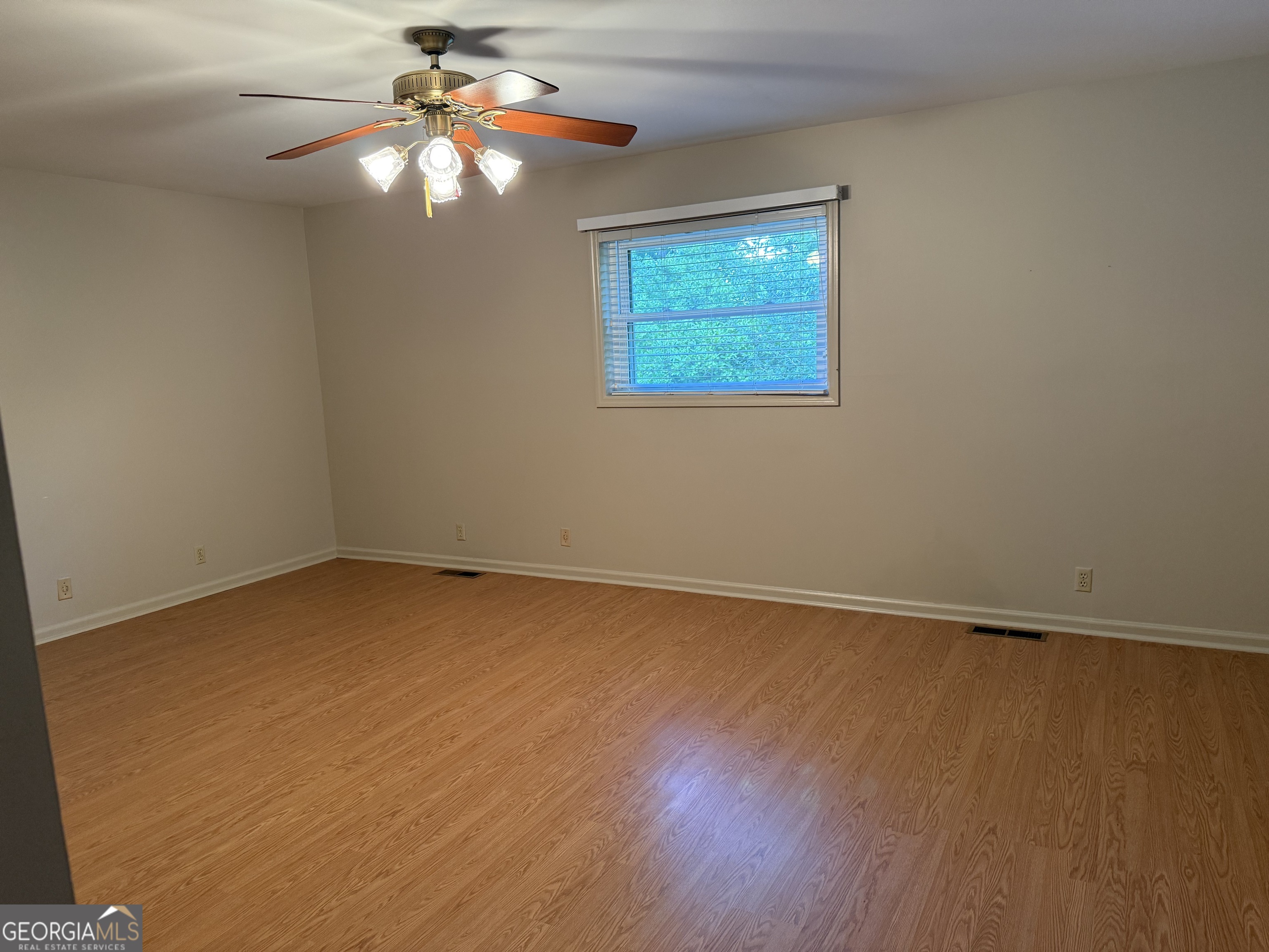 1406 Maplewood Drive Property Photo 20