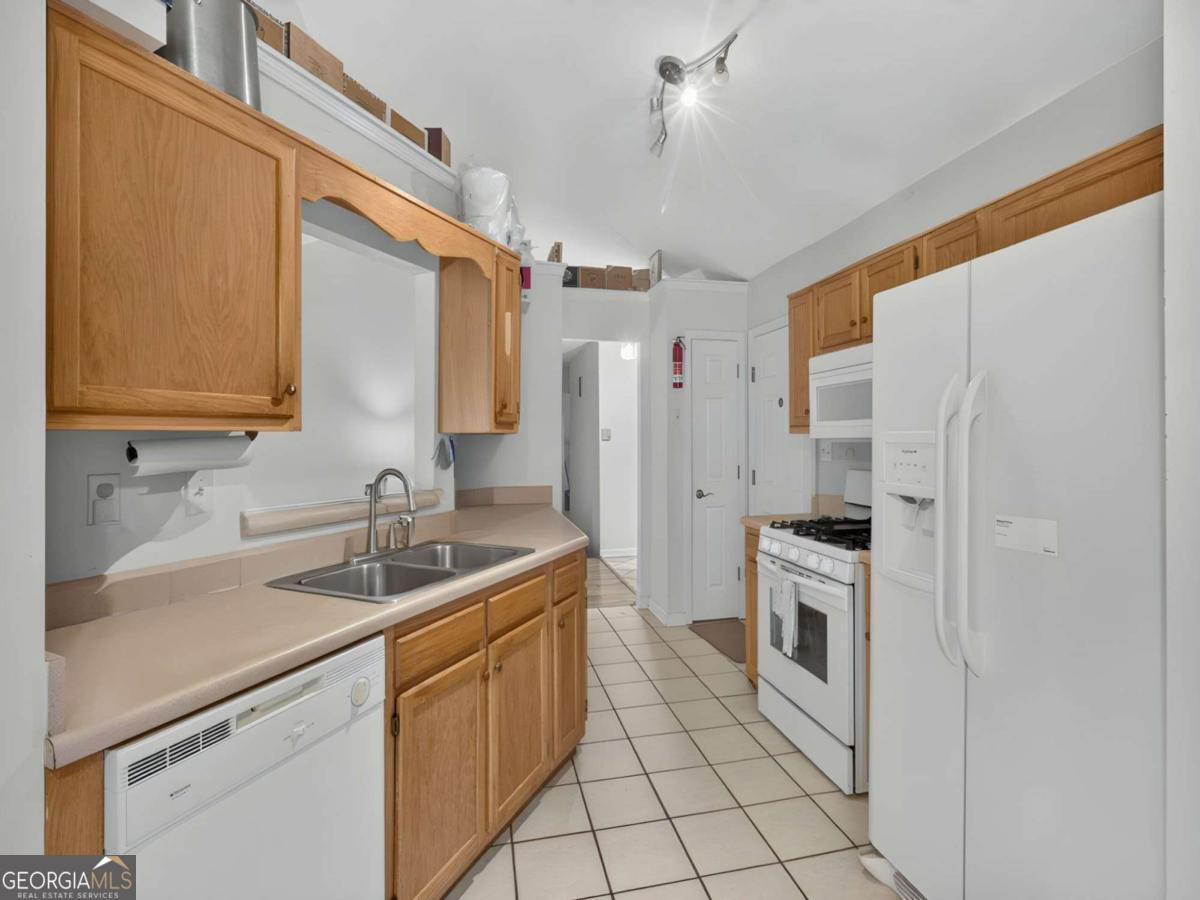 109 Collins Way Property Photo 5