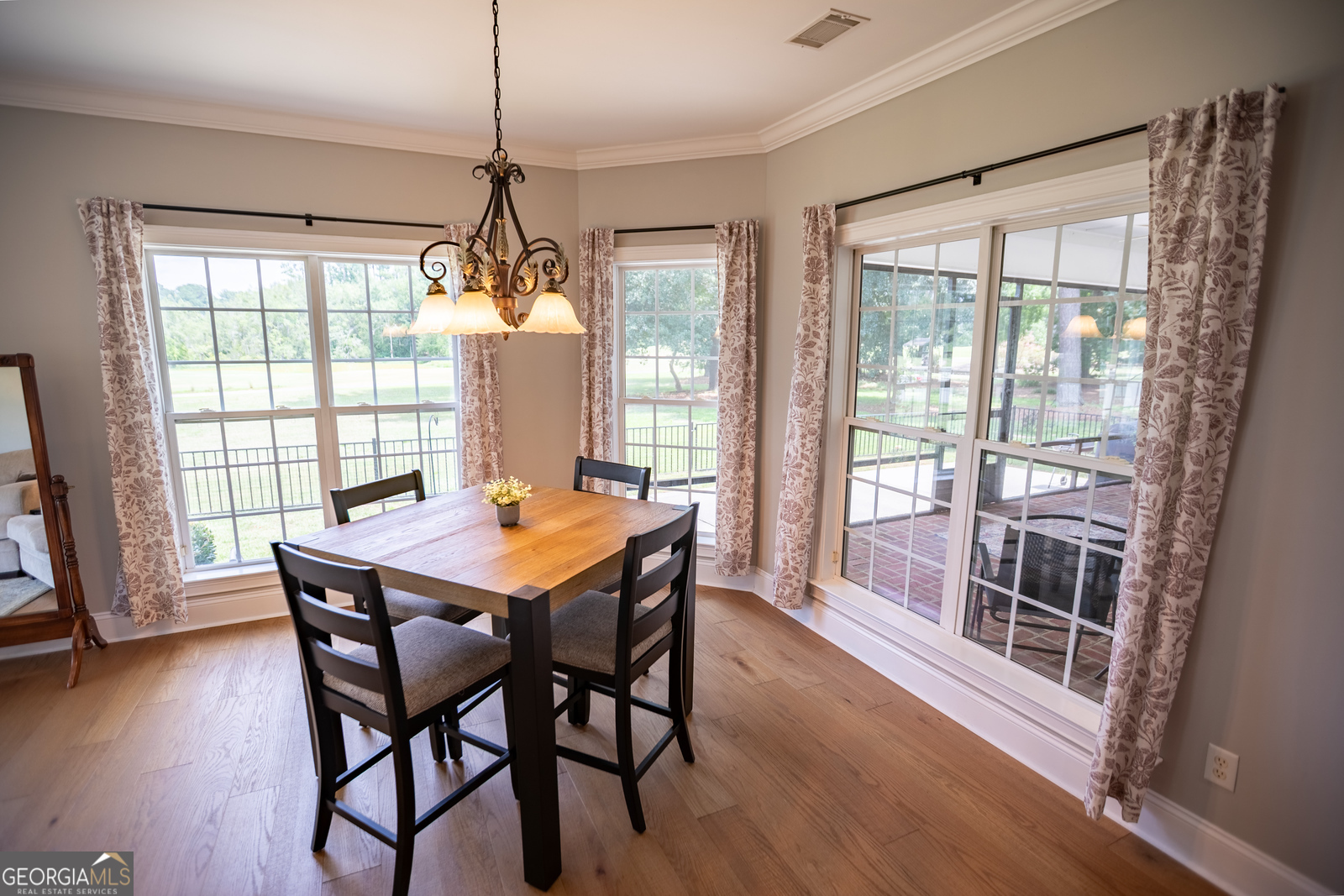 4882 Summit Ridge Road Property Photo 18