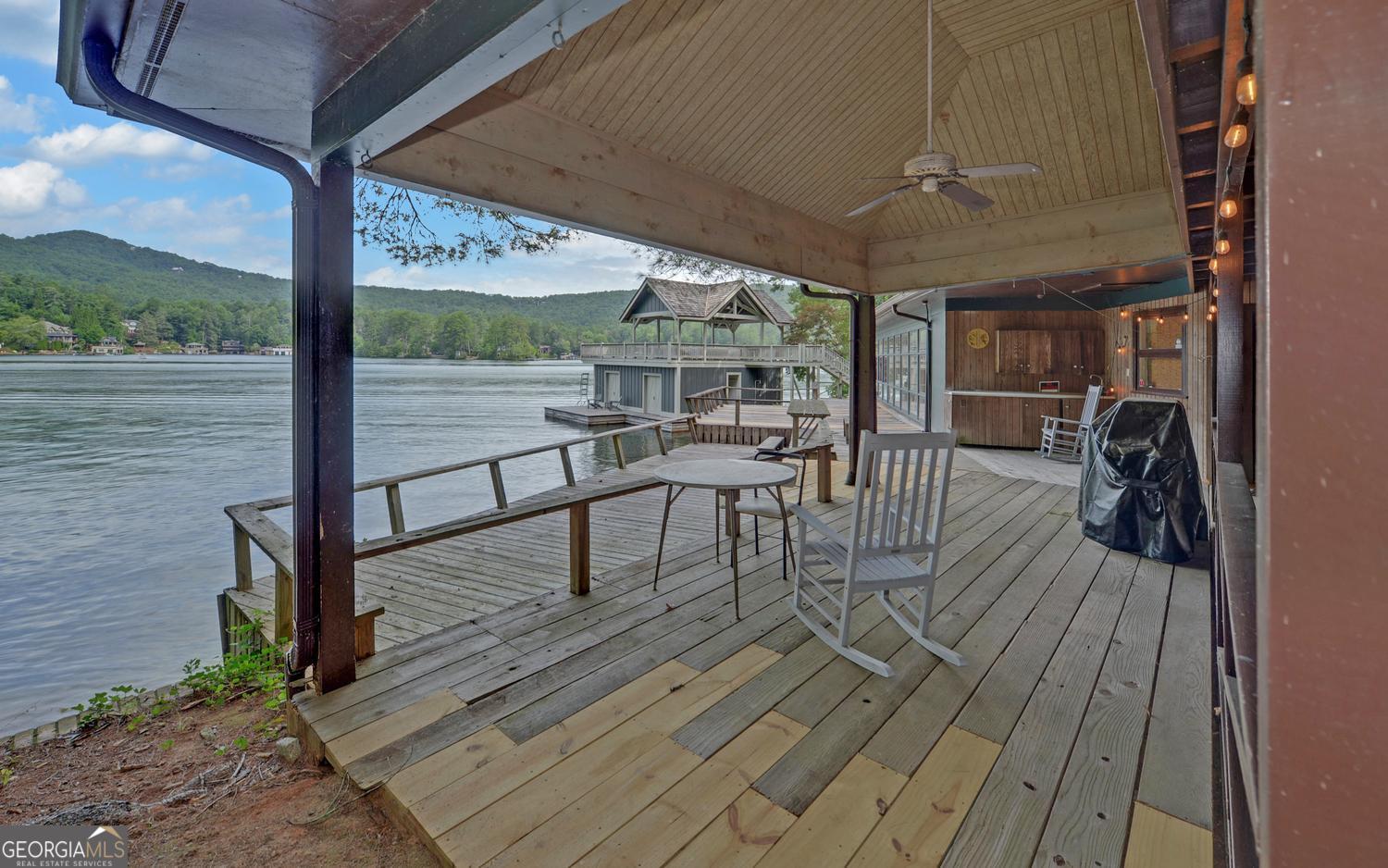 2632 Shady Lane Property Photo 3
