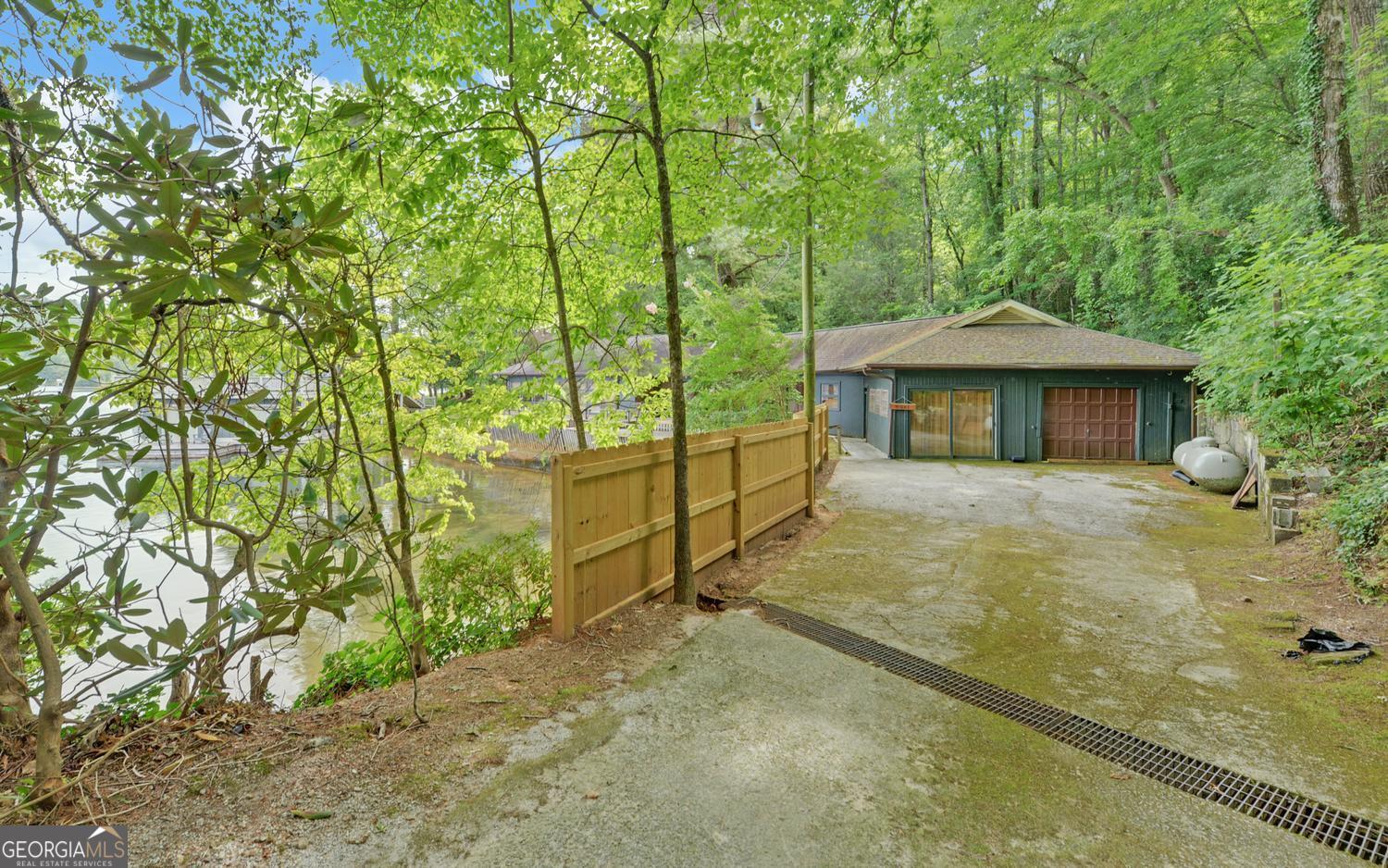 2632 Shady Lane Property Photo 7