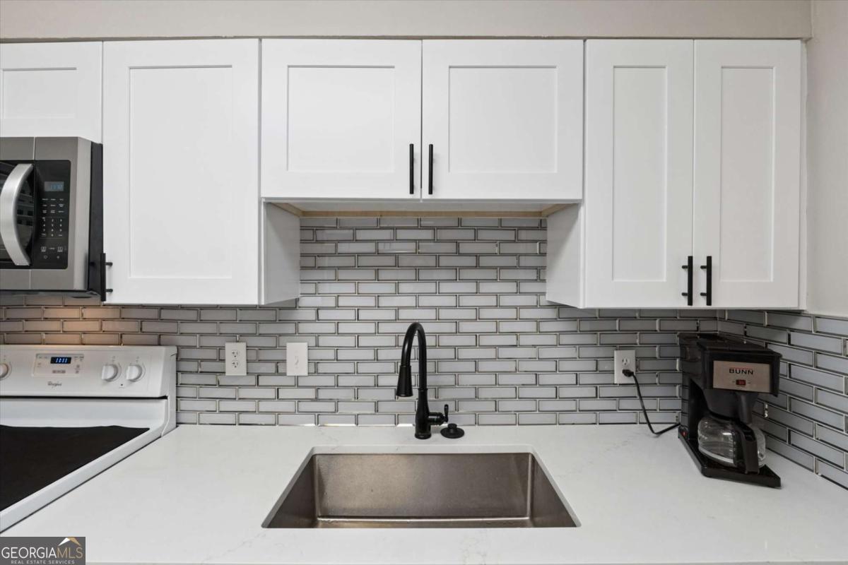 6700 Roswell Road # 31b Property Photo 1