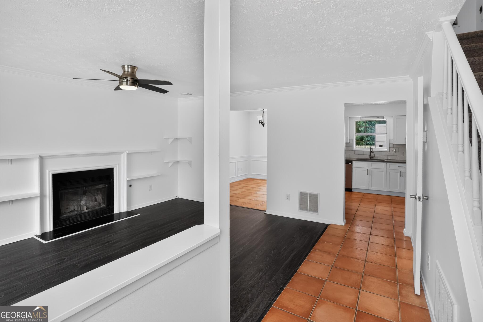 2920 Aspen Woods Entry Property Photo 2