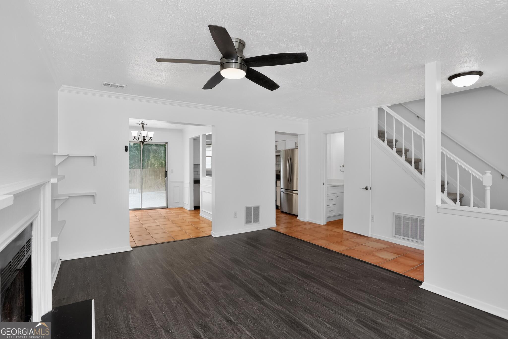 2920 Aspen Woods Entry Property Photo 3