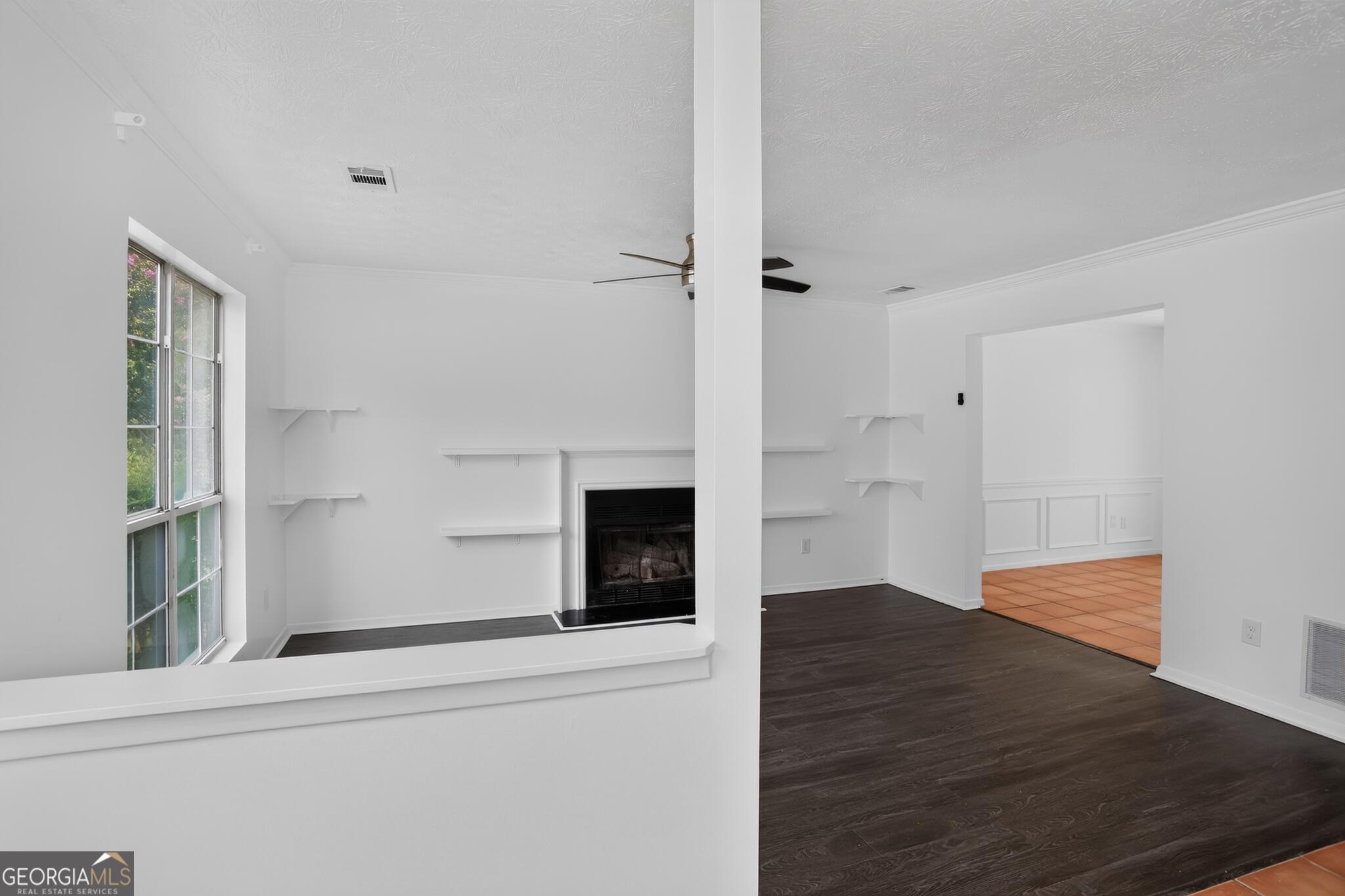 2920 Aspen Woods Entry Property Photo 5