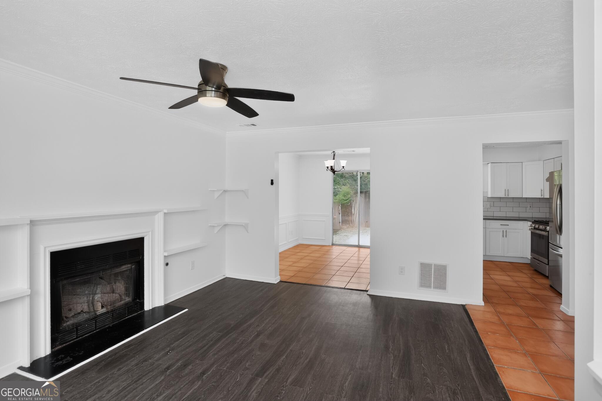 2920 Aspen Woods Entry Property Photo 6