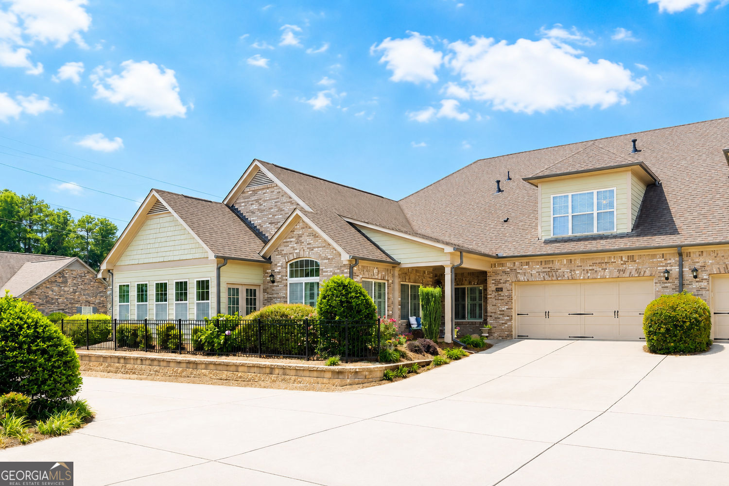 6129 Brookhaven Circle Property Photo 1
