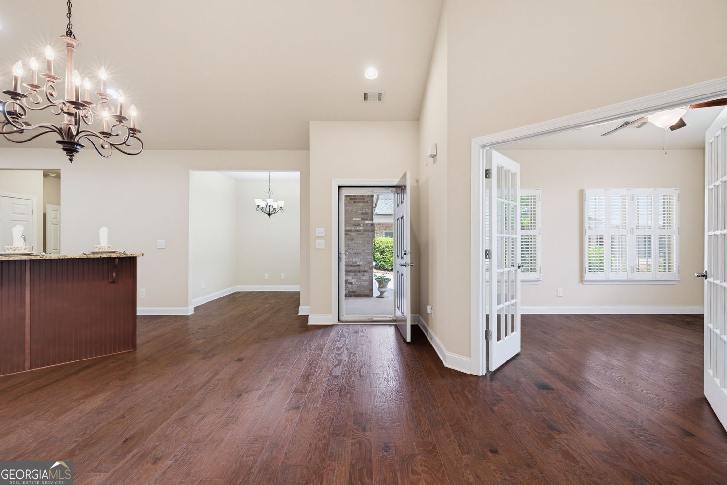 6129 Brookhaven Circle Property Photo 4