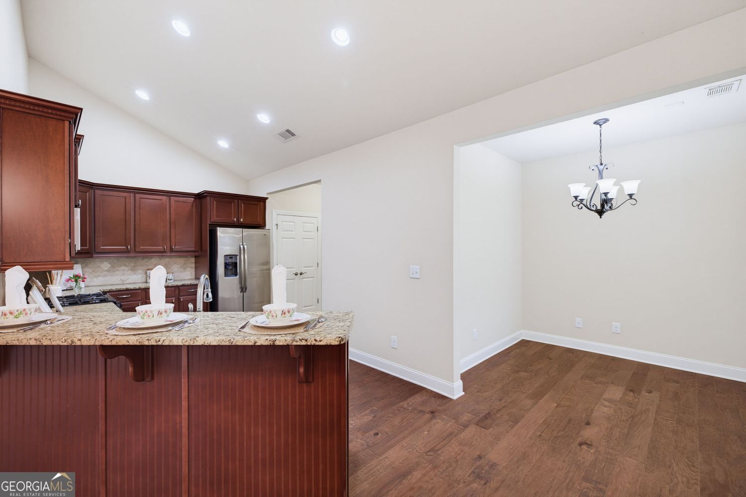 6129 Brookhaven Circle Property Photo 5