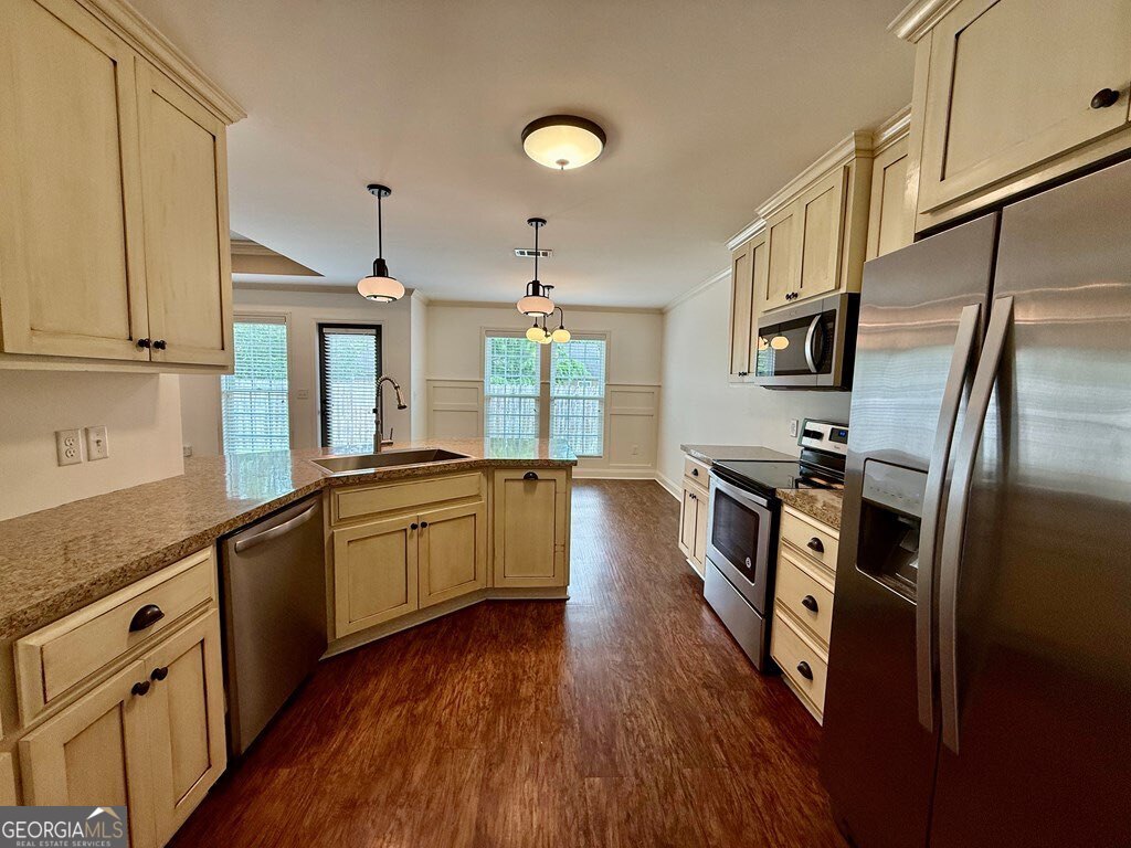 401 Spanish Moss Lane Property Photo 8