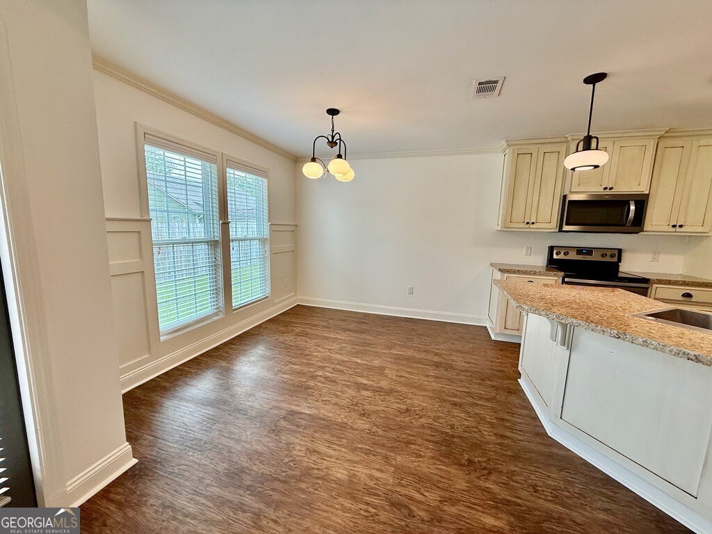 401 Spanish Moss Lane Property Photo 9