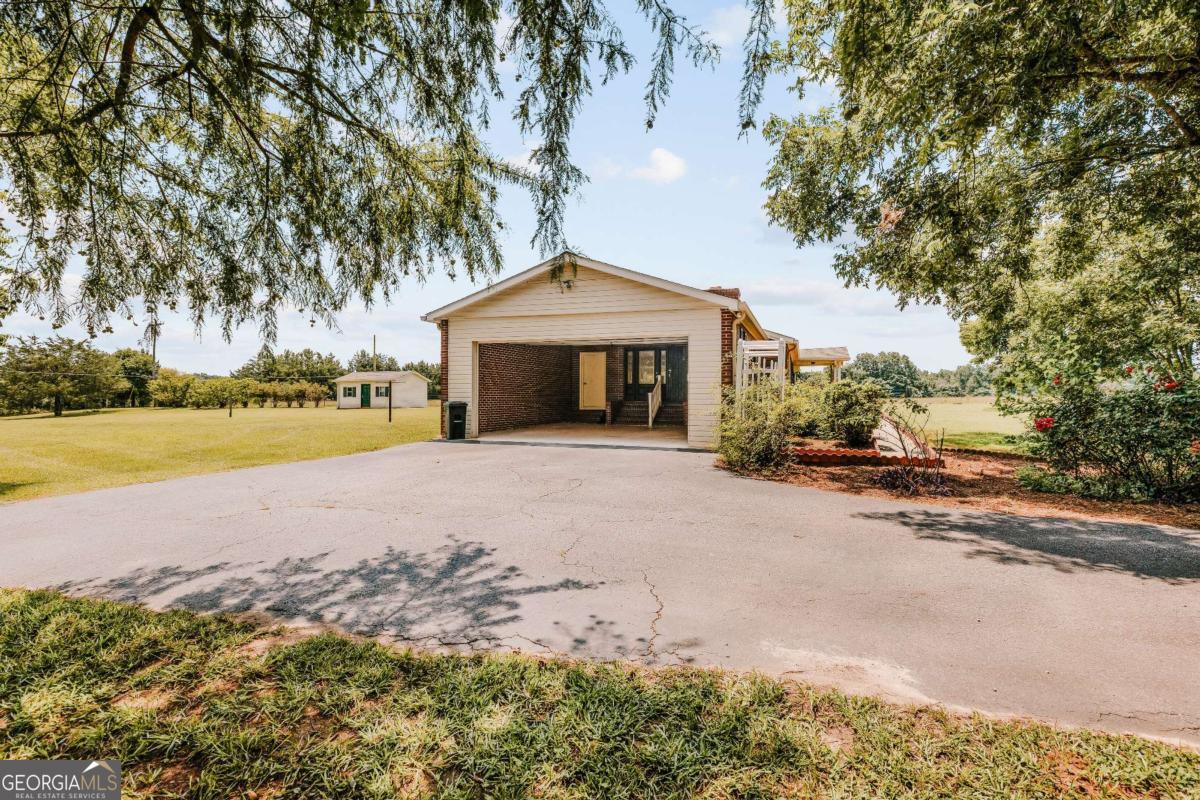 51 Brandon Circle Property Photo 45