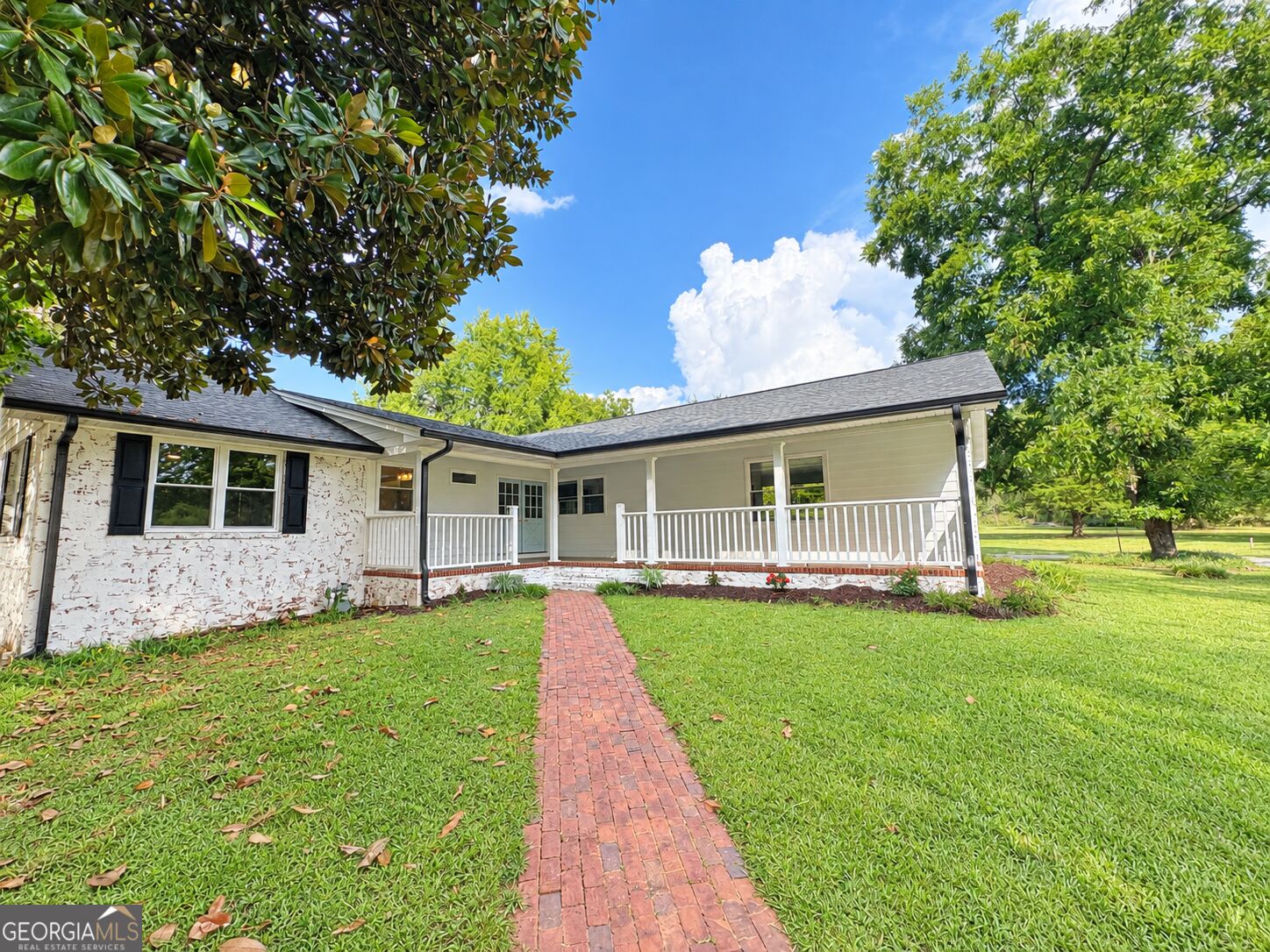100 Williamsburg Lane Property Photo 1