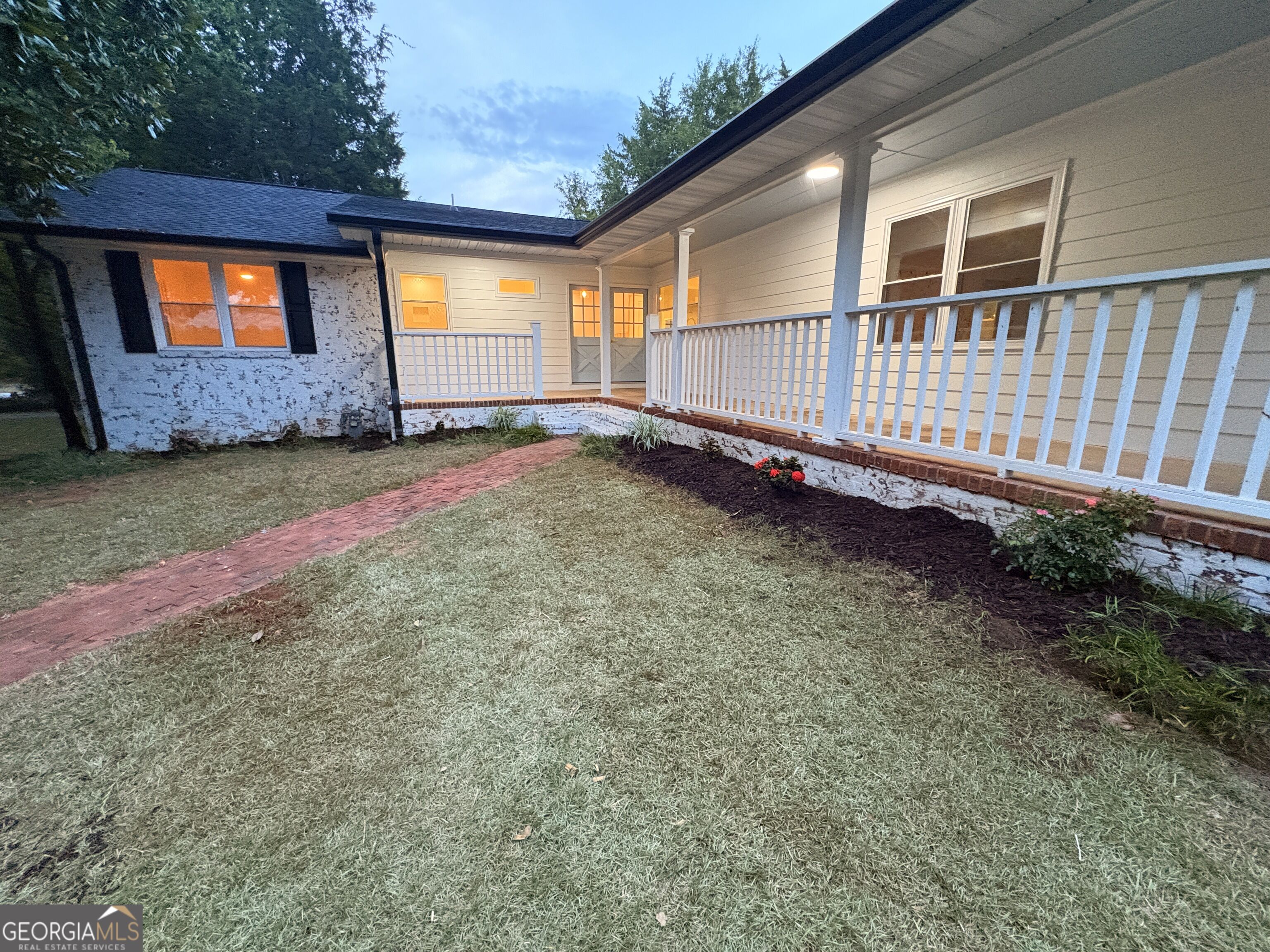 100 Williamsburg Lane Property Photo 4