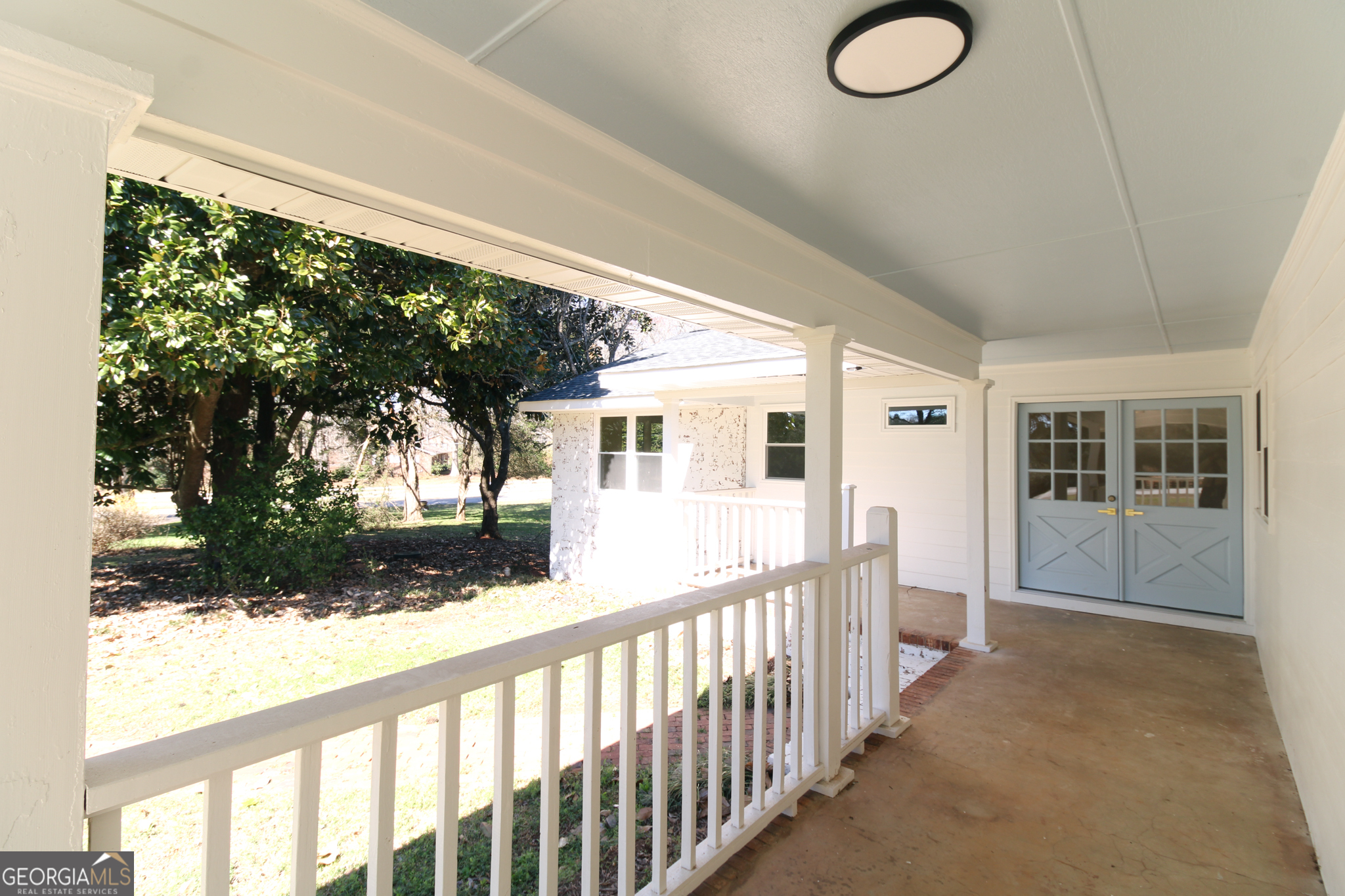 100 Williamsburg Lane Property Photo 6