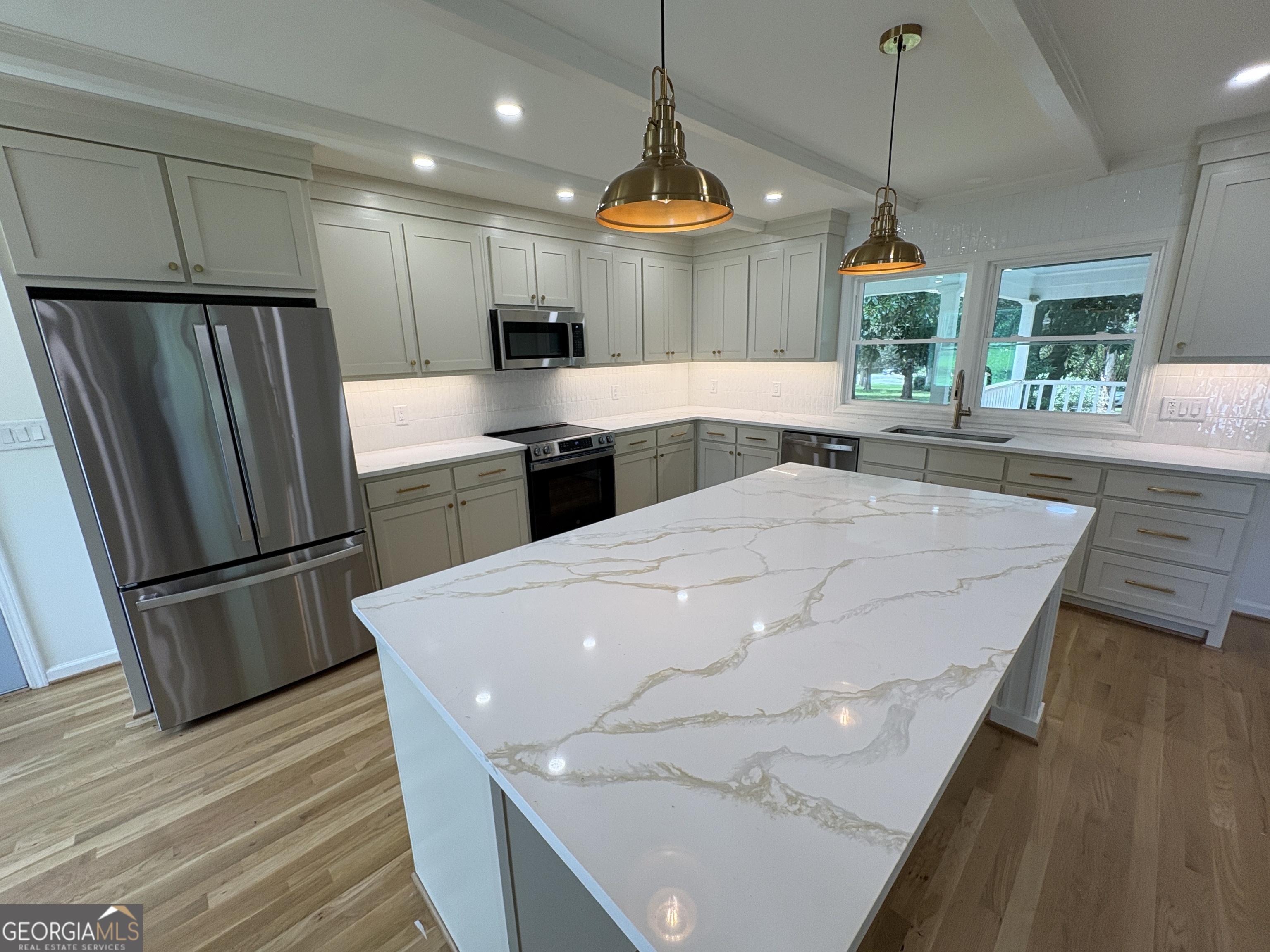 100 Williamsburg Lane Property Photo 16