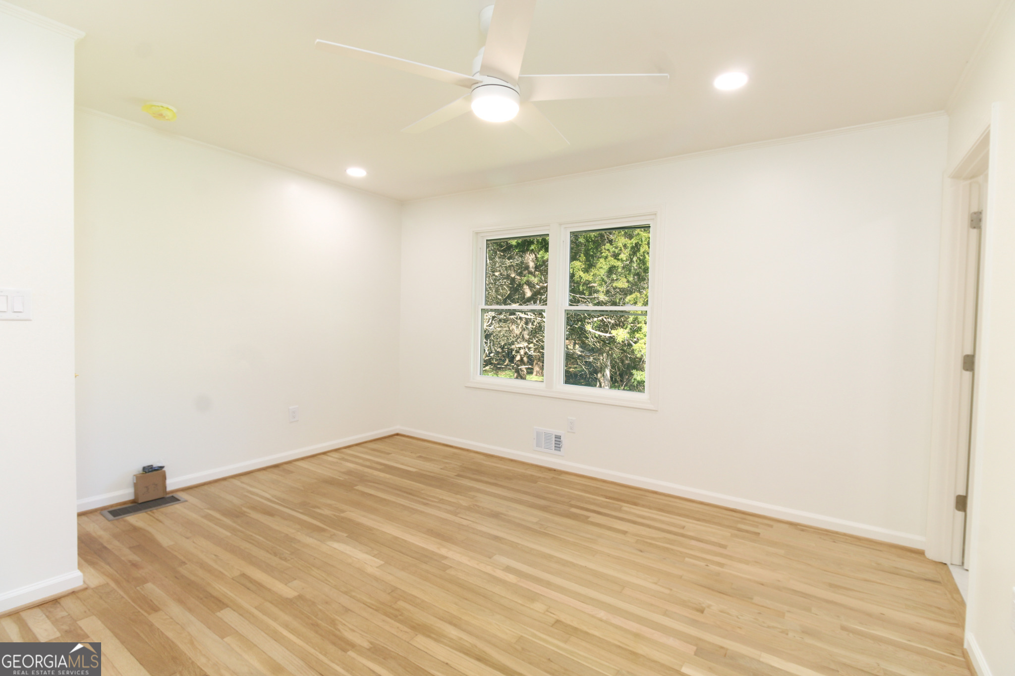 100 Williamsburg Lane Property Photo 17
