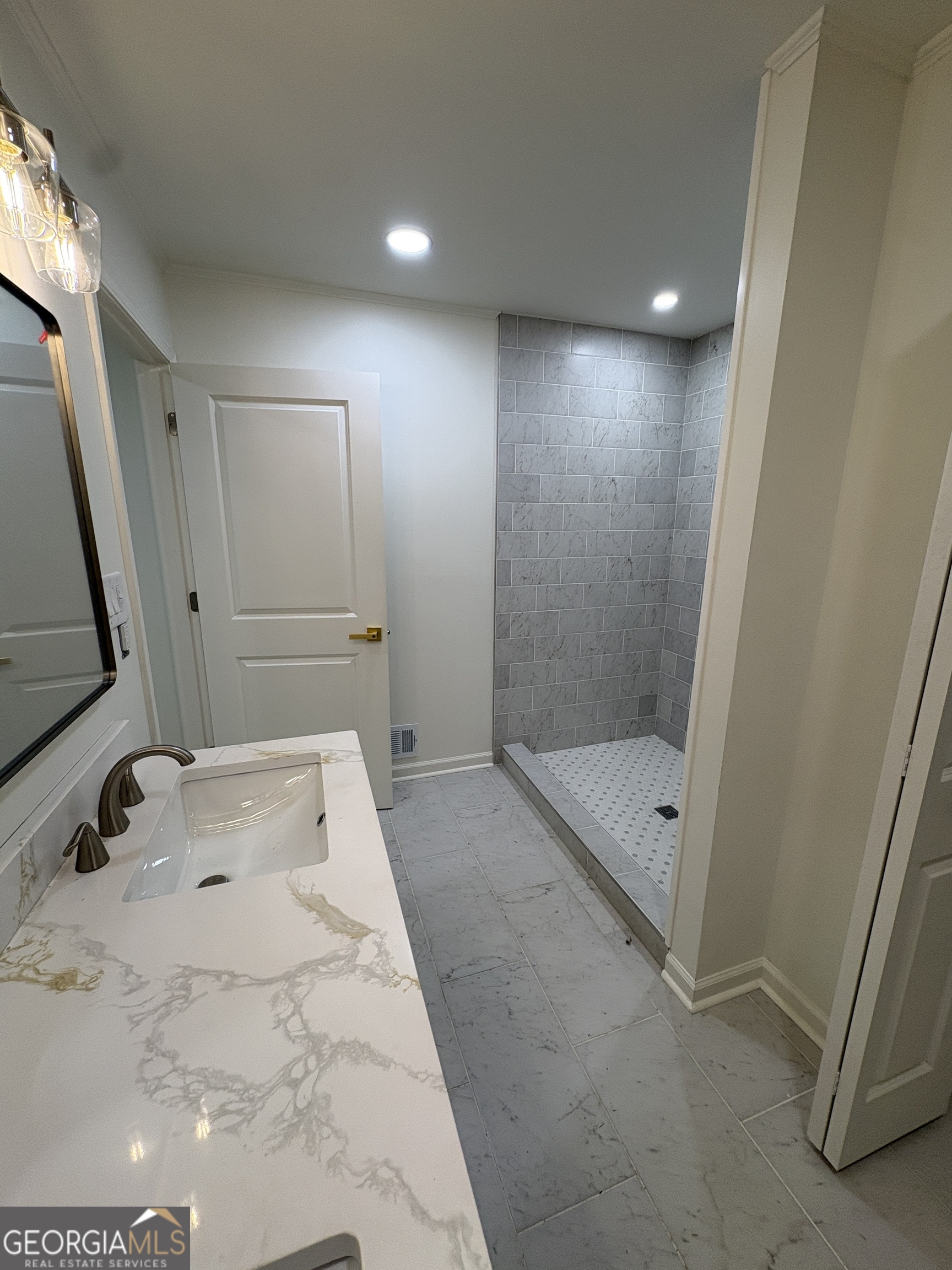 100 Williamsburg Lane Property Photo 20