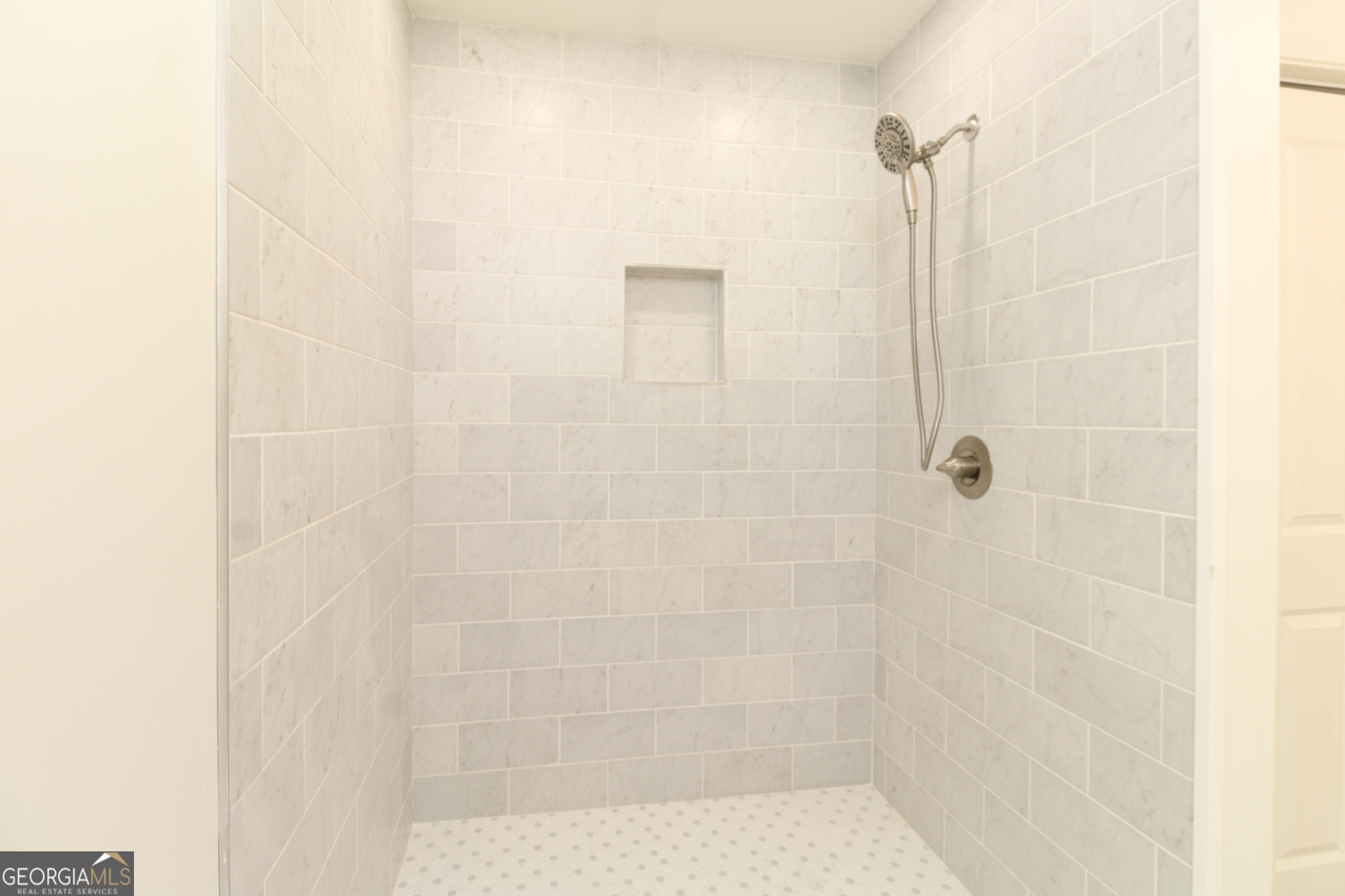 100 Williamsburg Lane Property Photo 23