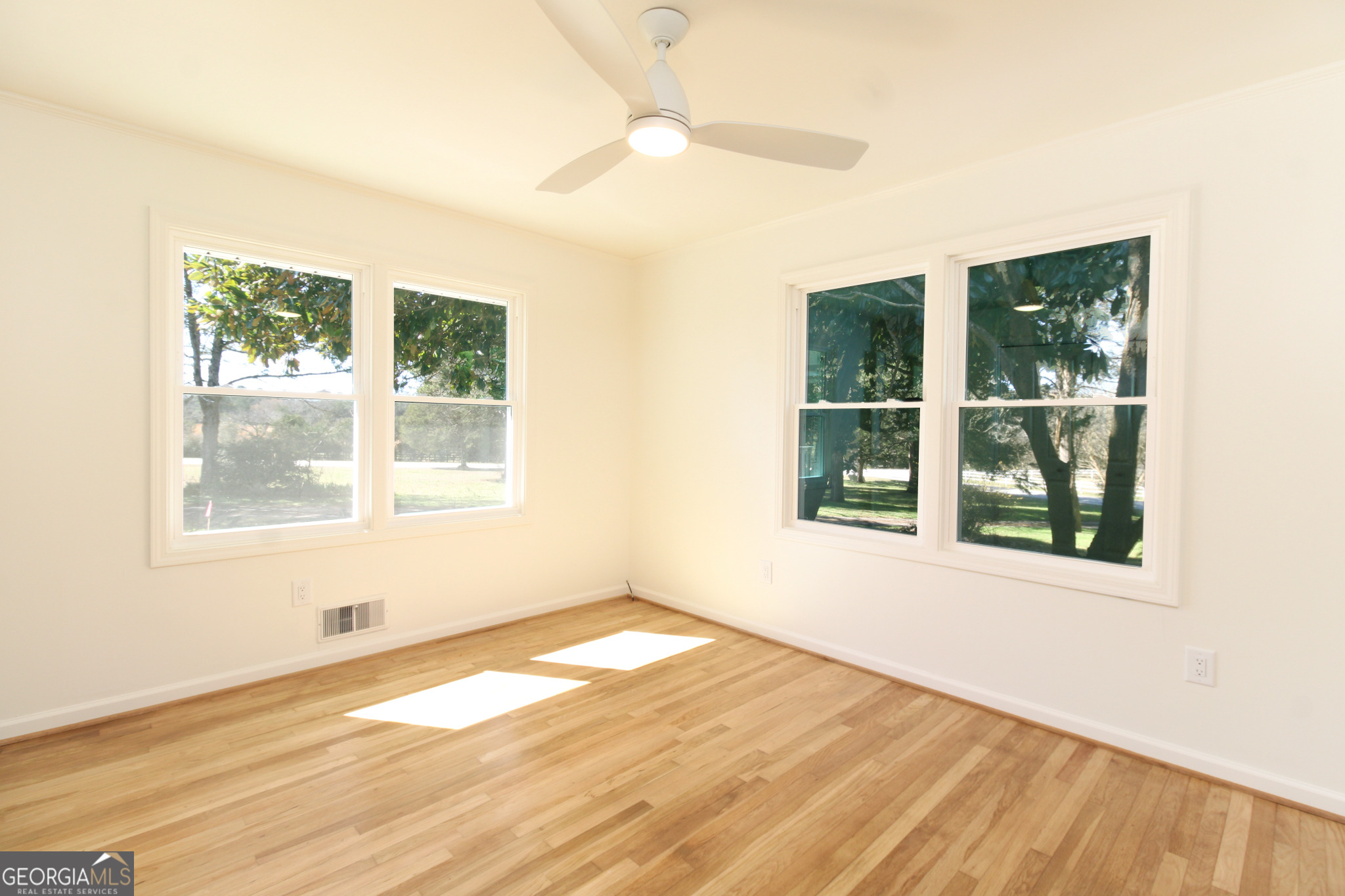 100 Williamsburg Lane Property Photo 24