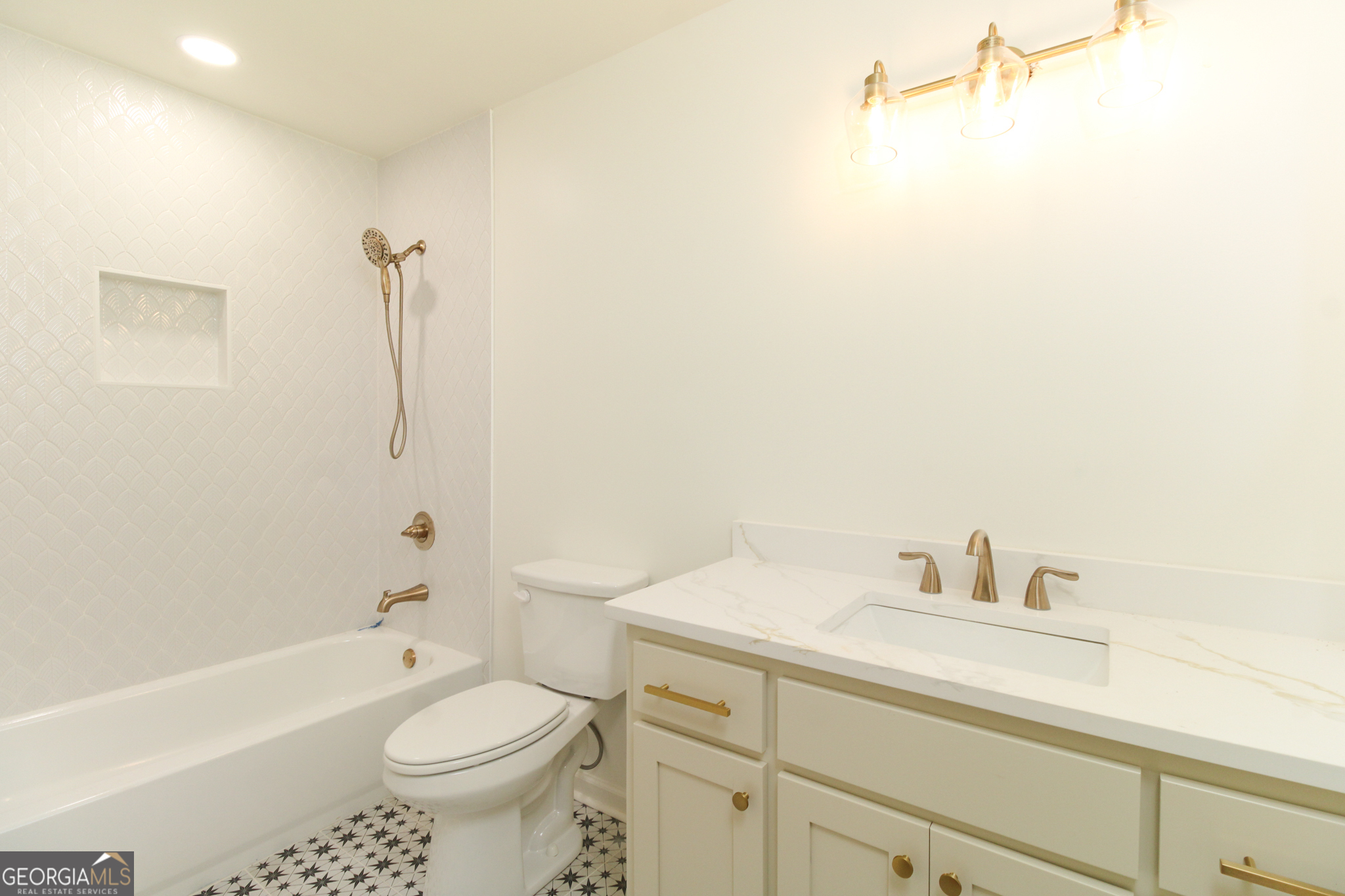 100 Williamsburg Lane Property Photo 25