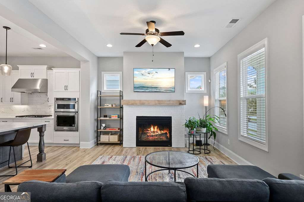 2018 Cobblestone Way Property Photo 3