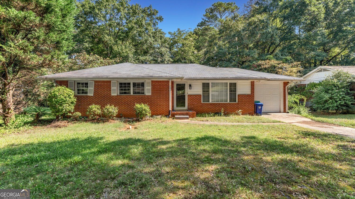 2726 Hollywood Drive Property Photo 1