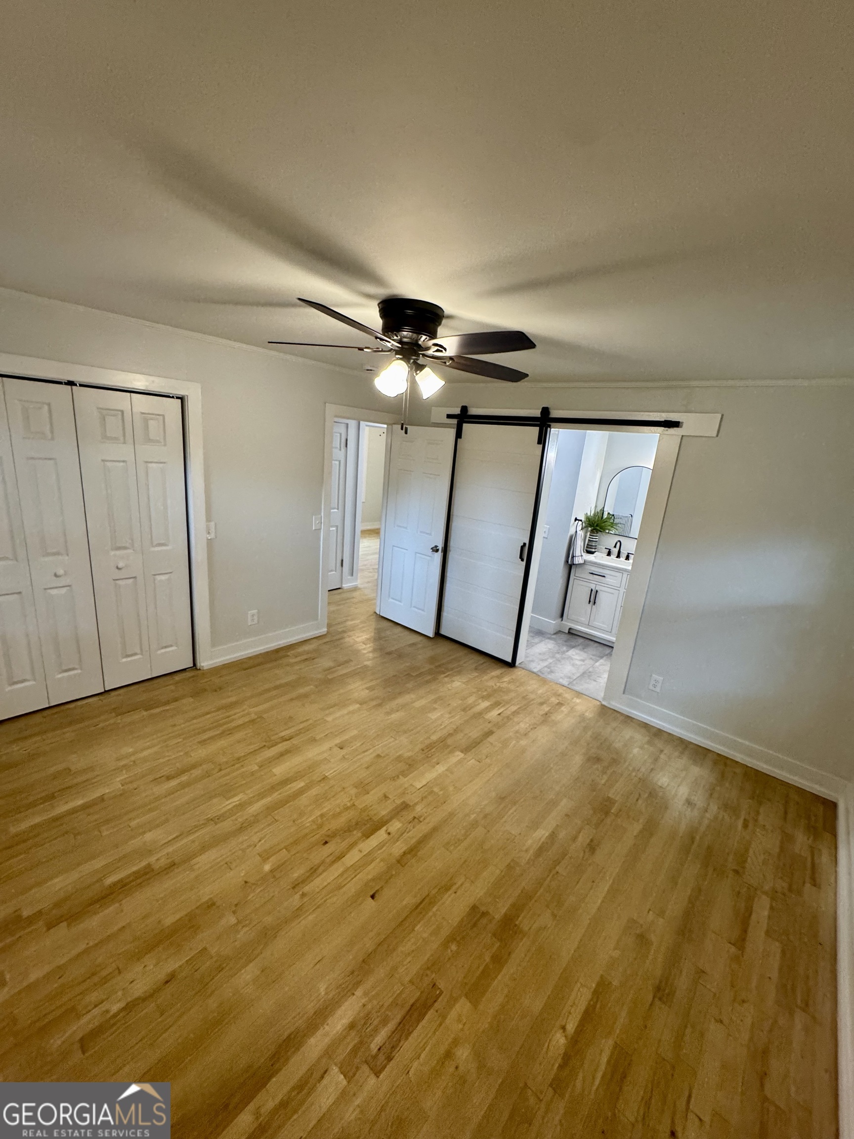 215 Denham Street Property Photo 8