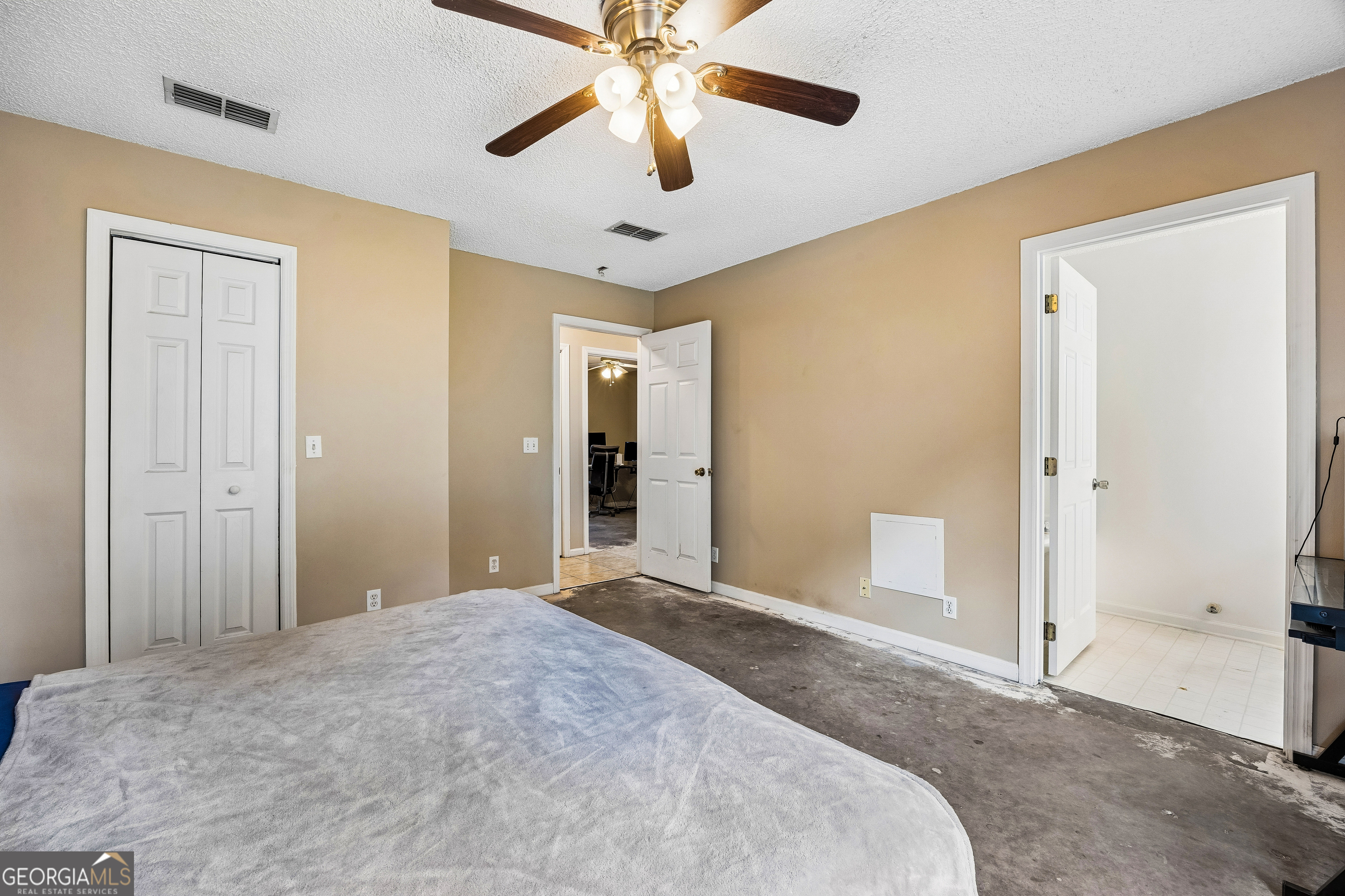 216 Hunt Club Road Property Photo 16