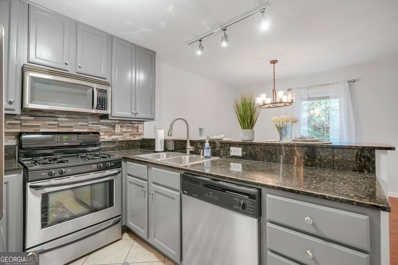 1445 Monroe Drive # F15 Property Photo 15