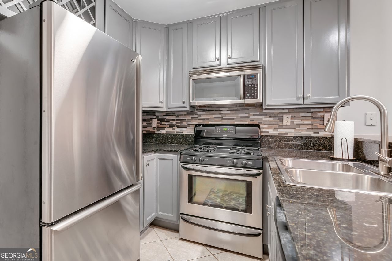 1445 Monroe Drive # F15 Property Photo 16