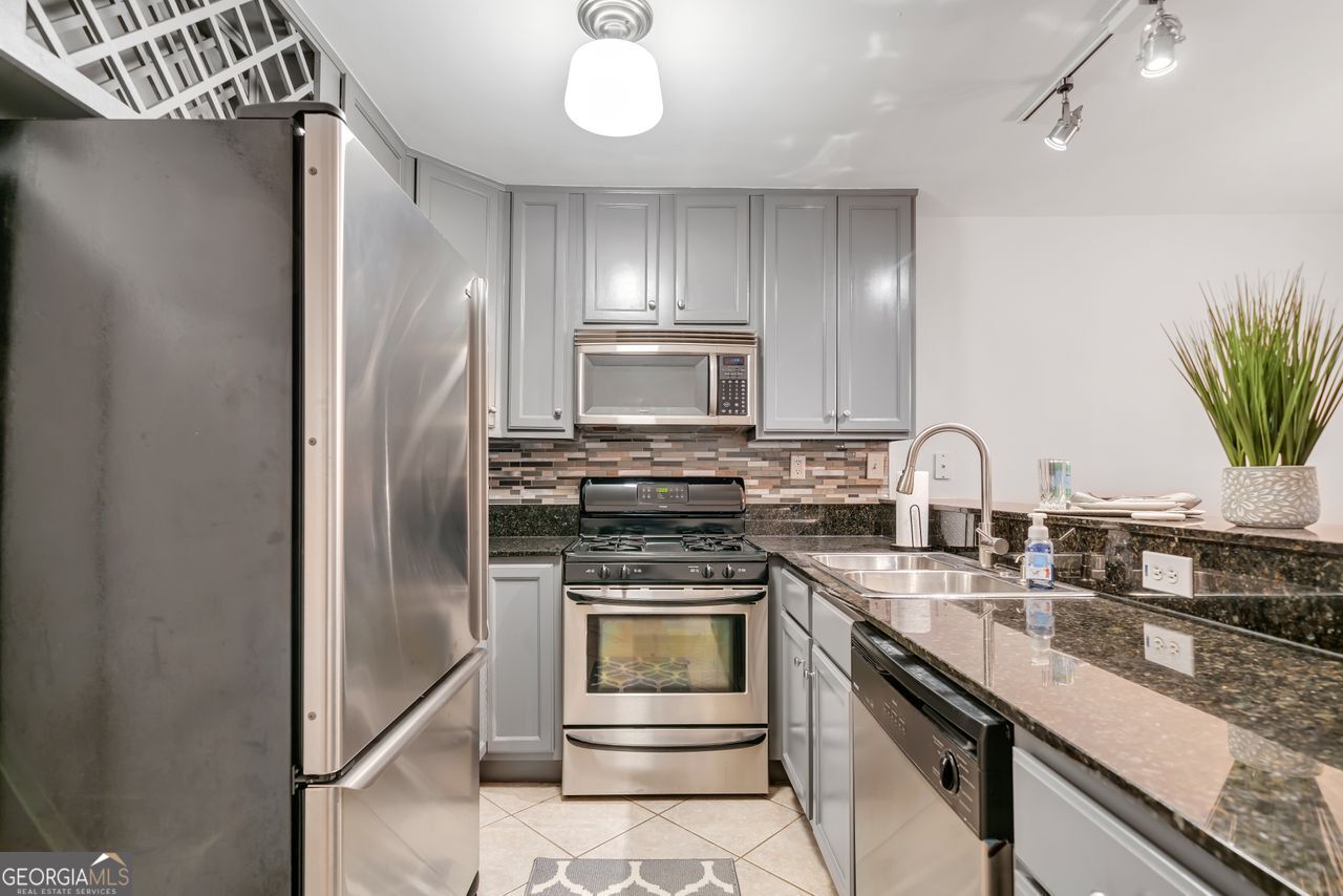 1445 Monroe Drive # F15 Property Photo 17