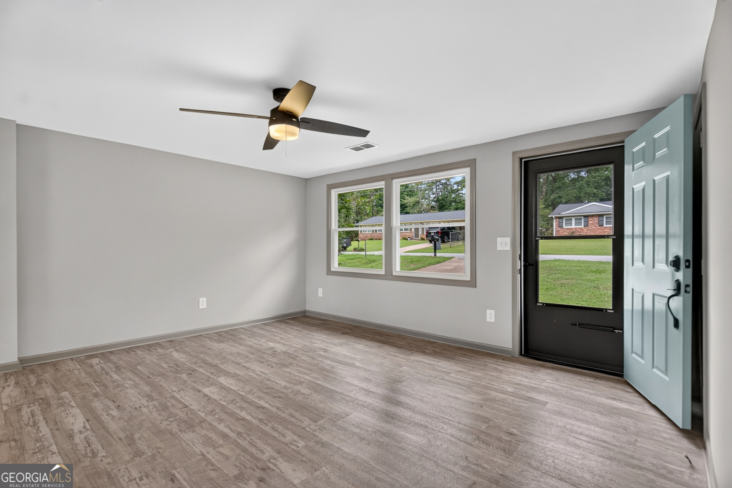 106 Sir Lancelot Avenue Property Photo 4