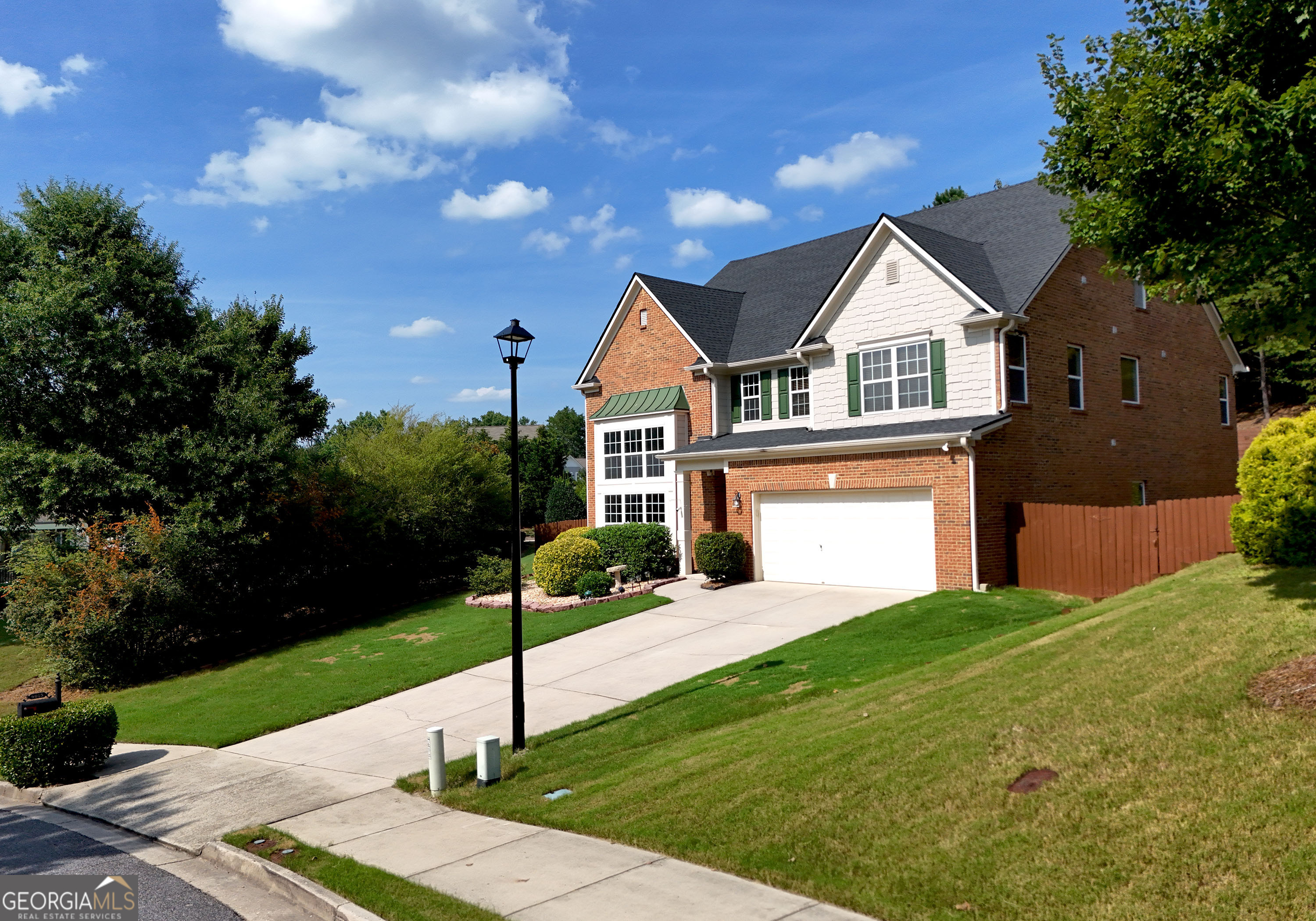 6015 Thrasher Court Property Photo 2