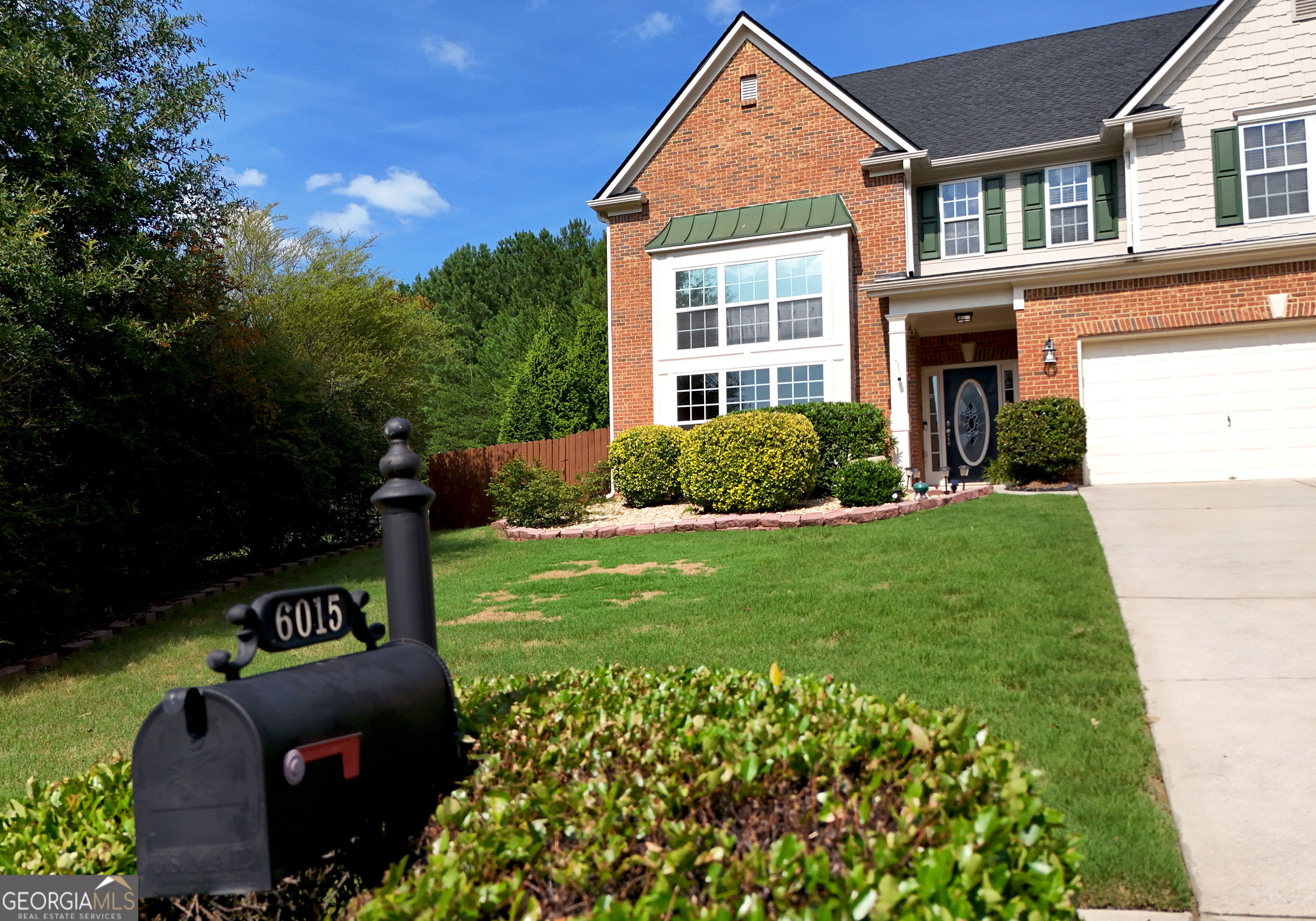 6015 Thrasher Court Property Photo 3