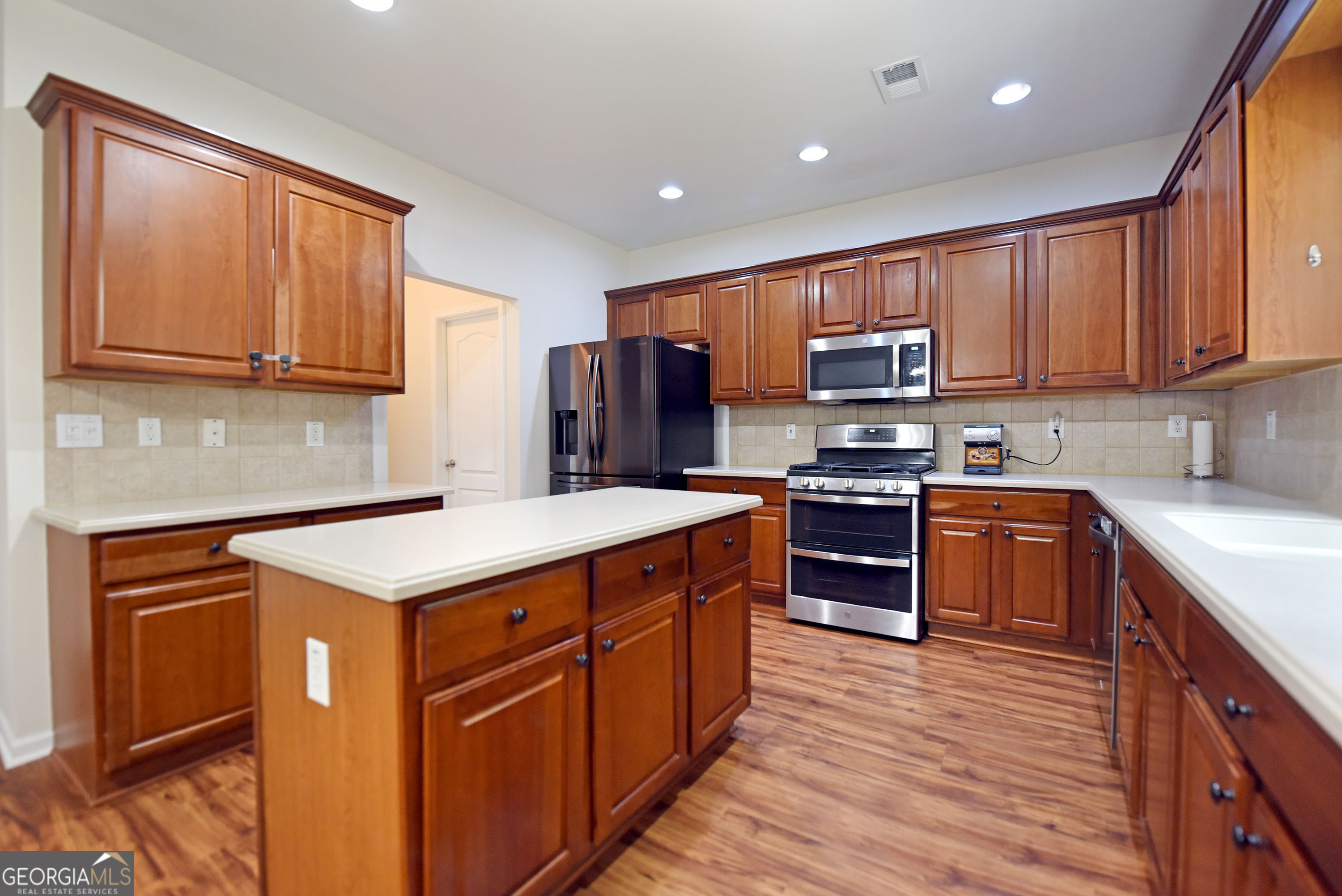 6015 Thrasher Court Property Photo 25