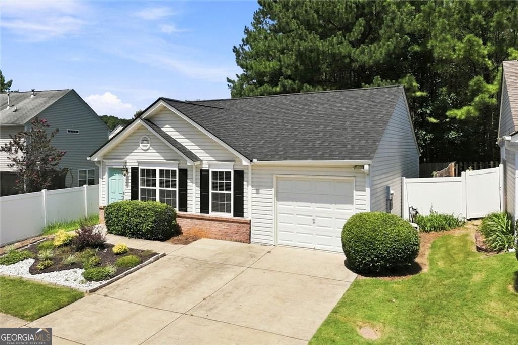 203 Oak Grove Lane Property Photo 3