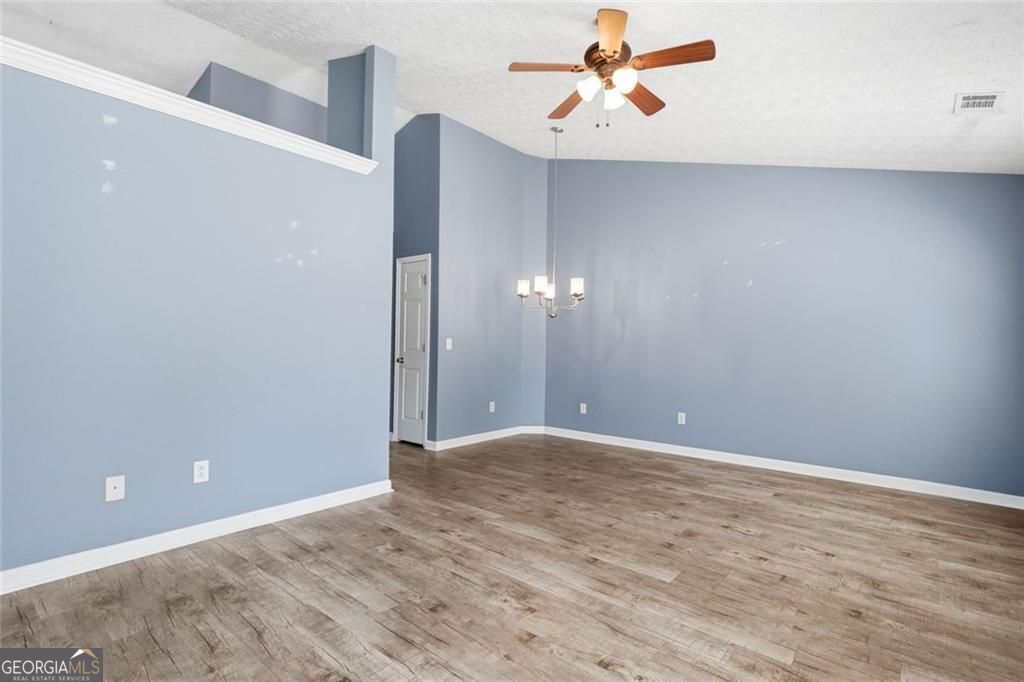 203 Oak Grove Lane Property Photo 6