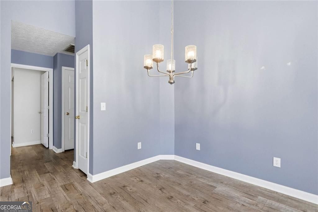 203 Oak Grove Lane Property Photo 8
