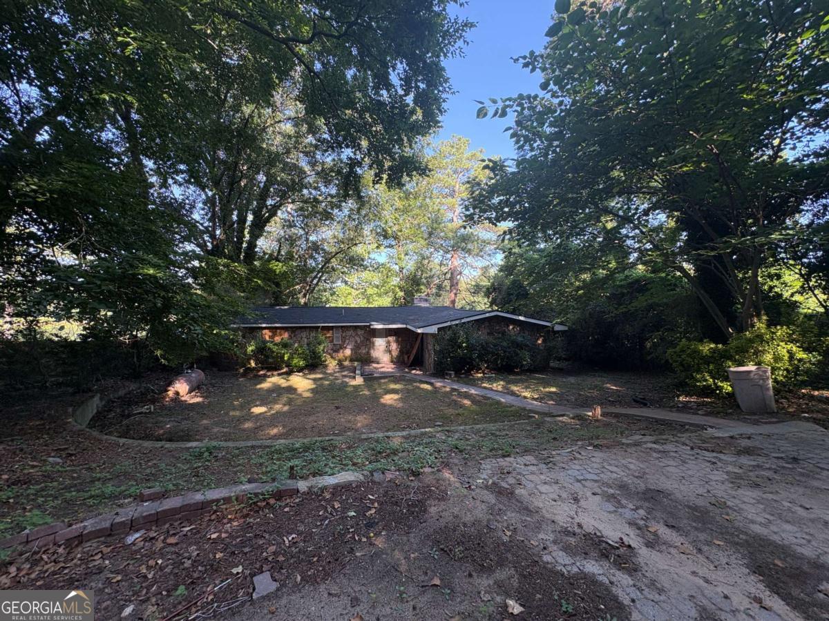 2322 E Lake Drive Property Photo 1