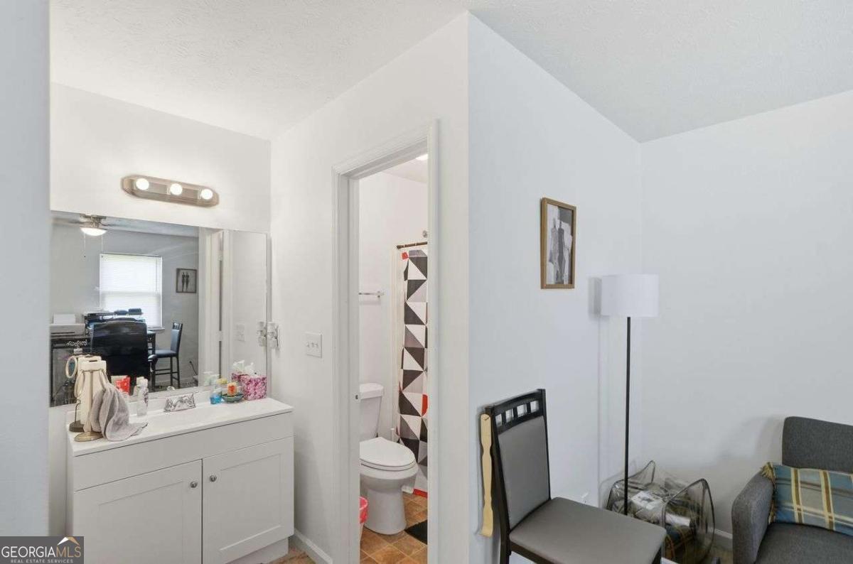 5842 N Castlegate Drive Property Photo 11
