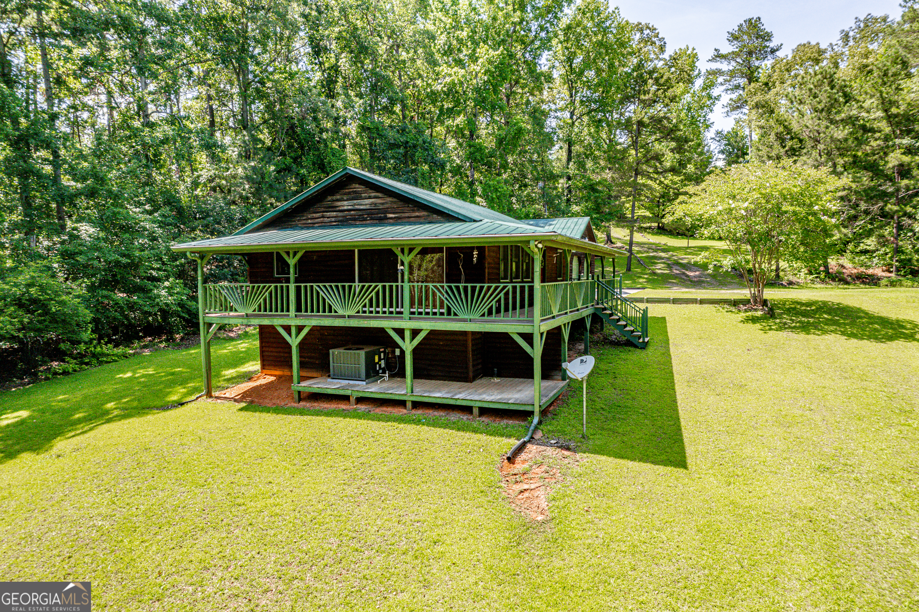671/673 Pine Lake Drive Property Photo 3