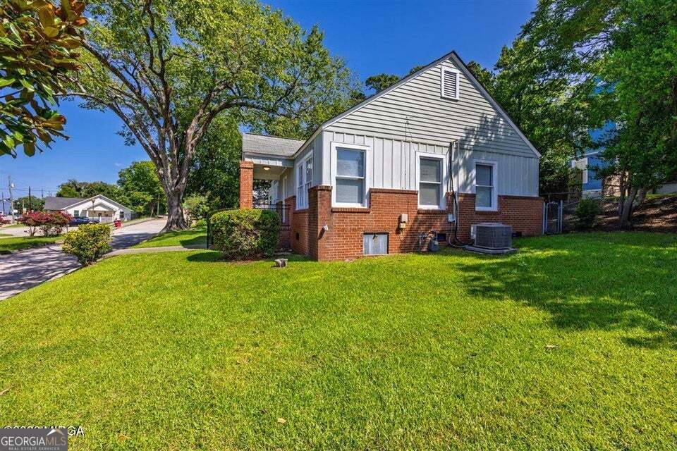 825 Maple Street Property Photo 6
